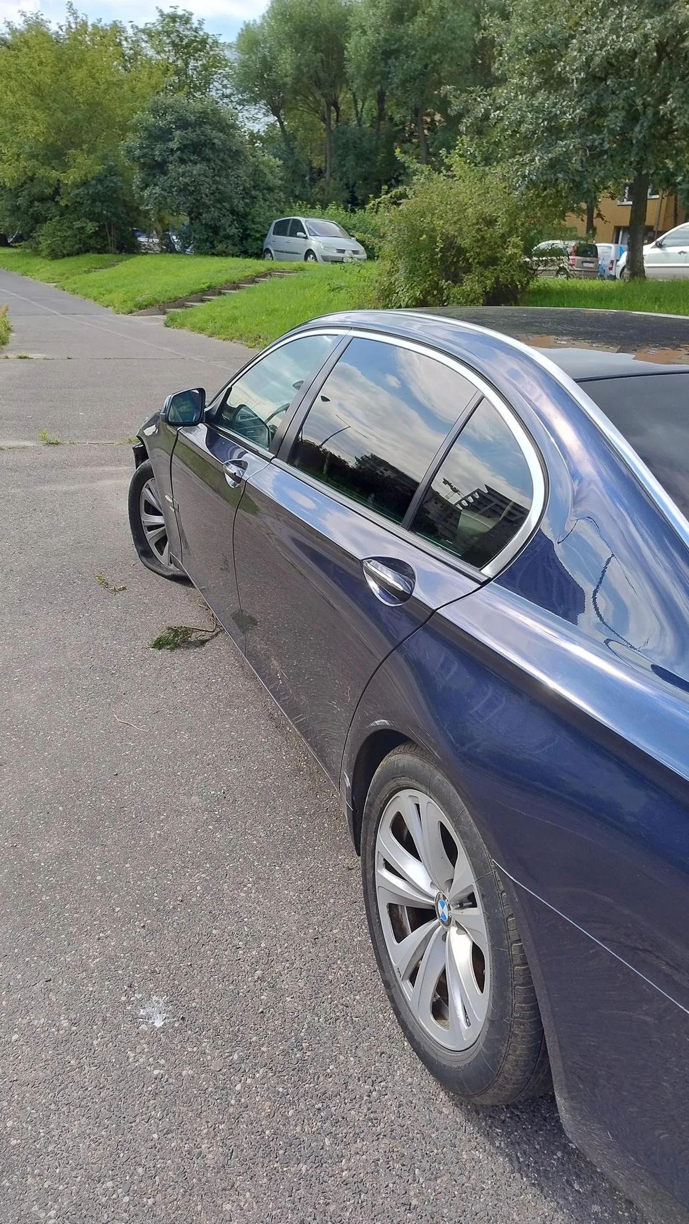 Kradziony? Jeżdżone po pijaku? Czy po prostu niedostosowanie prędkości do warunków na drodze?