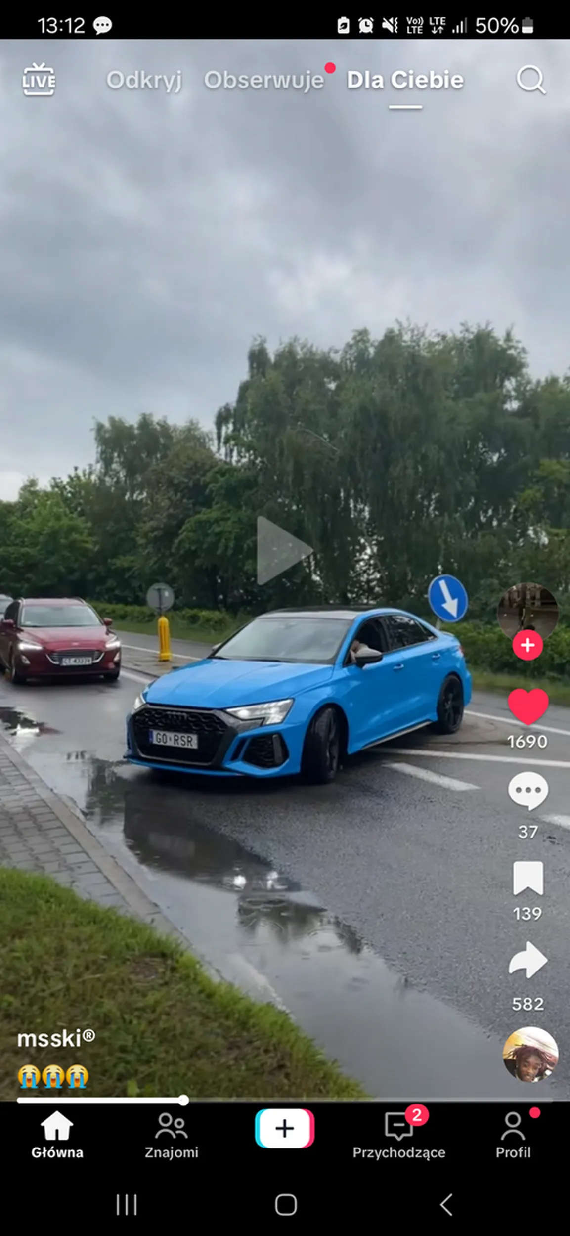 Brat wjechał w znak, nagrali go po czym usunal ig carbuff_pl?