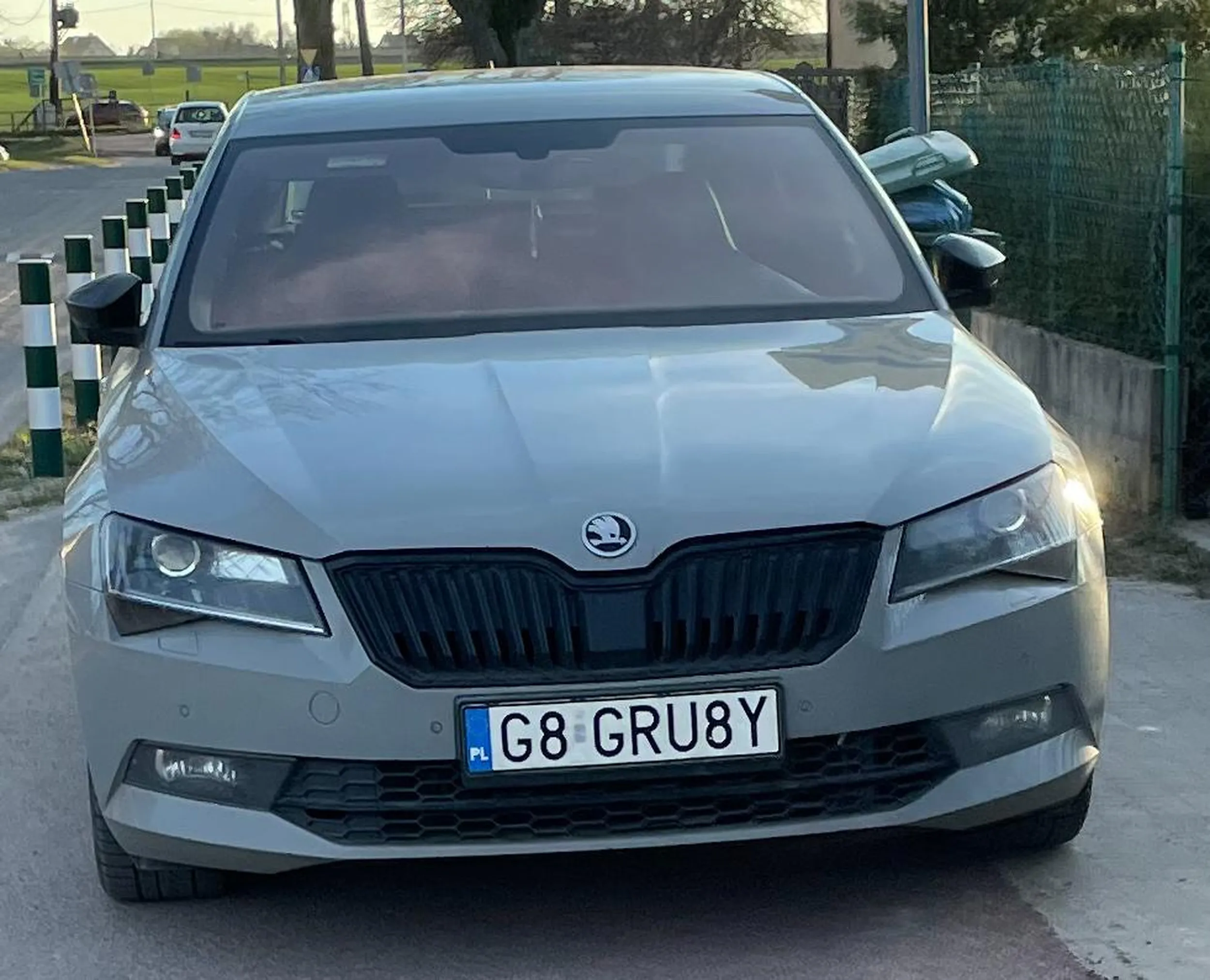 Zastawił ścieżkę rowerową