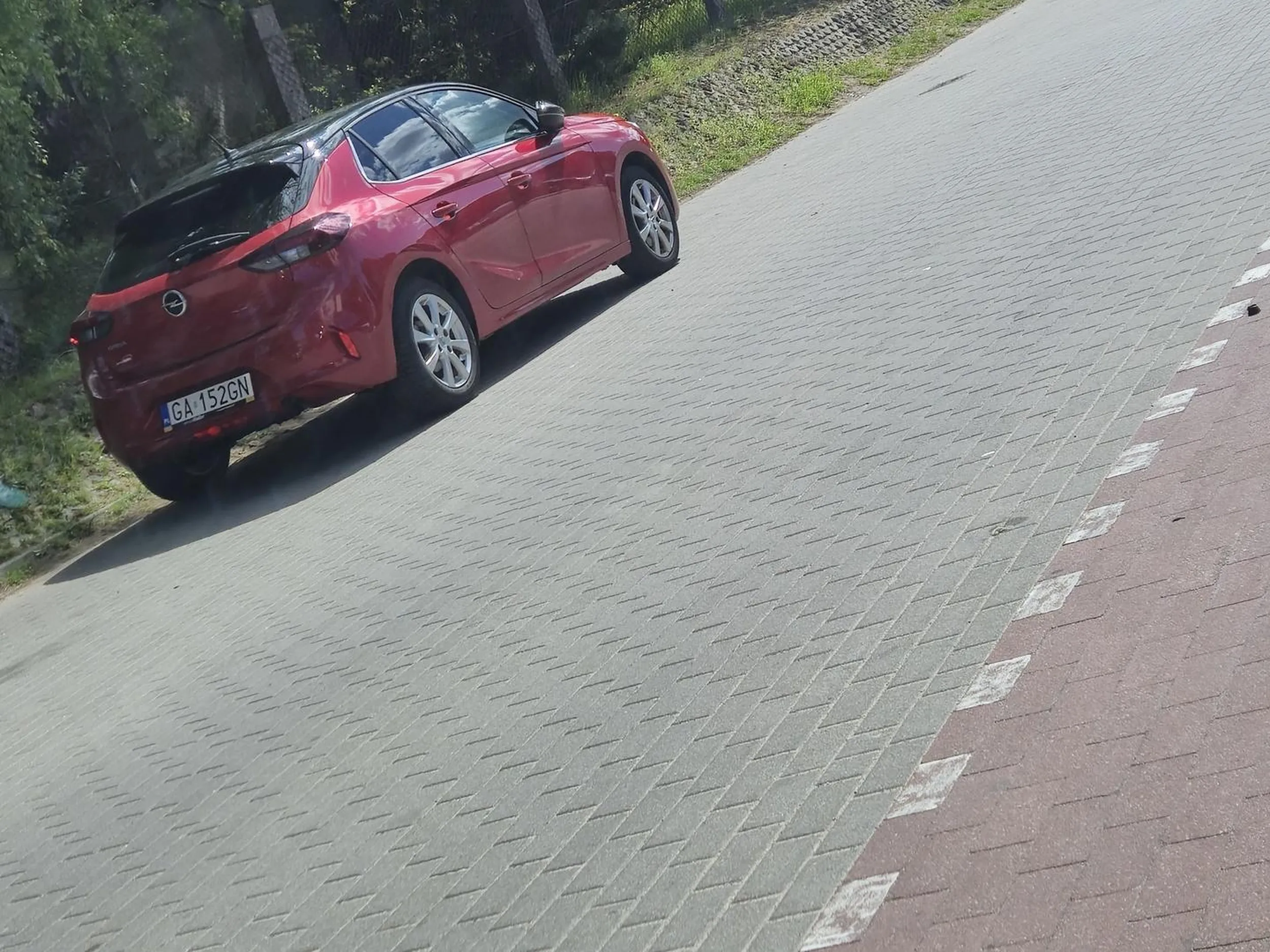 Przydało by się tylko rozejrzec parkując tym miejscu