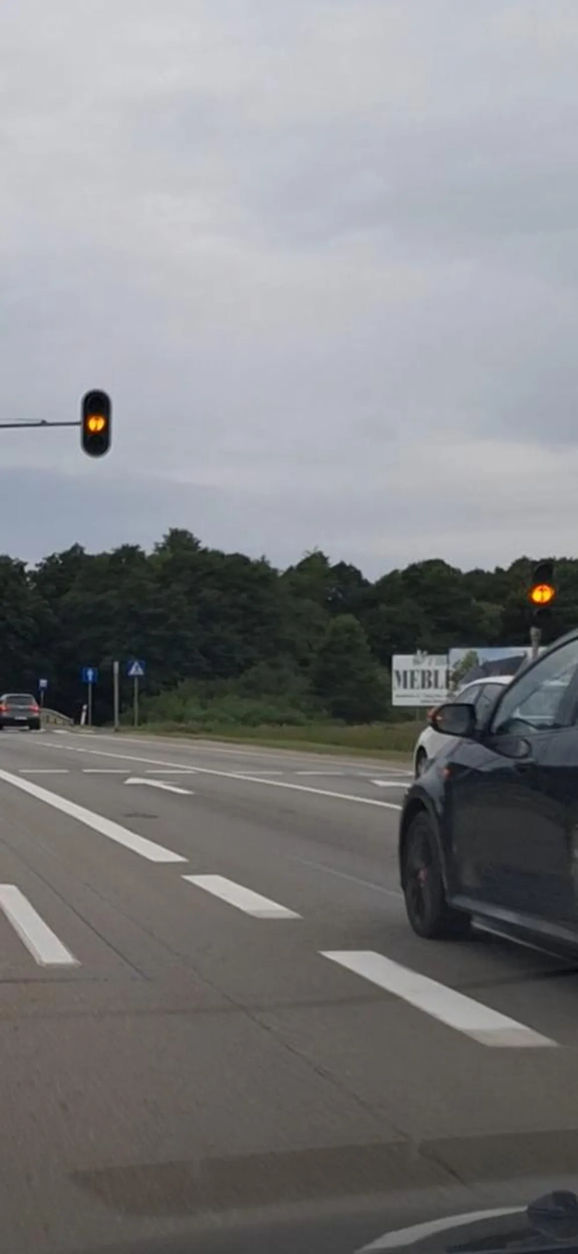 Mial czas i miejsce żeby sie zatrzymać nawet nie chamowal