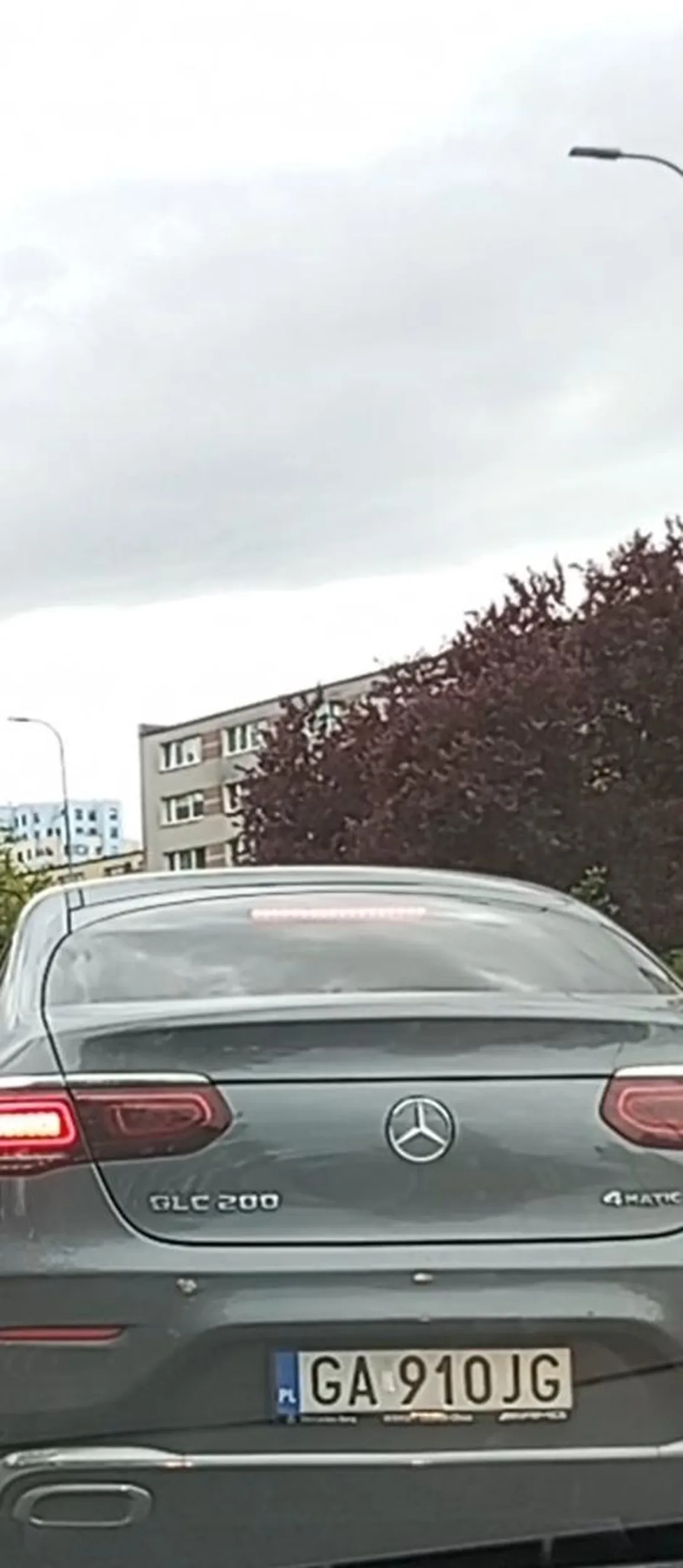 Jeździ bus pasem nie bedzie mercem stać w korku