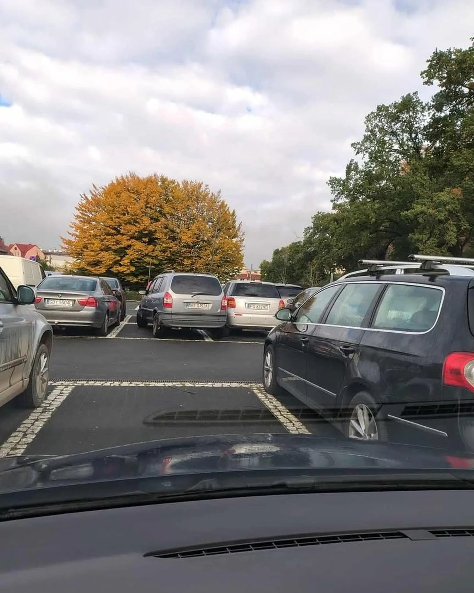 Kobieta ma prawo jazdy bo rozłożyła nogi instruktorowi i dzięki temu zdała egzamin