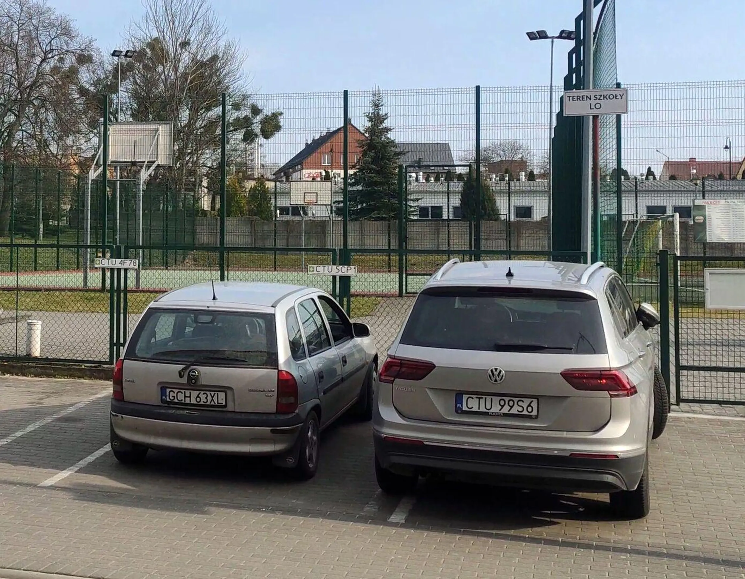 Przyjeżdżam do pracy i moje miejsce jest zajęte przez jakiegoś dziada :(