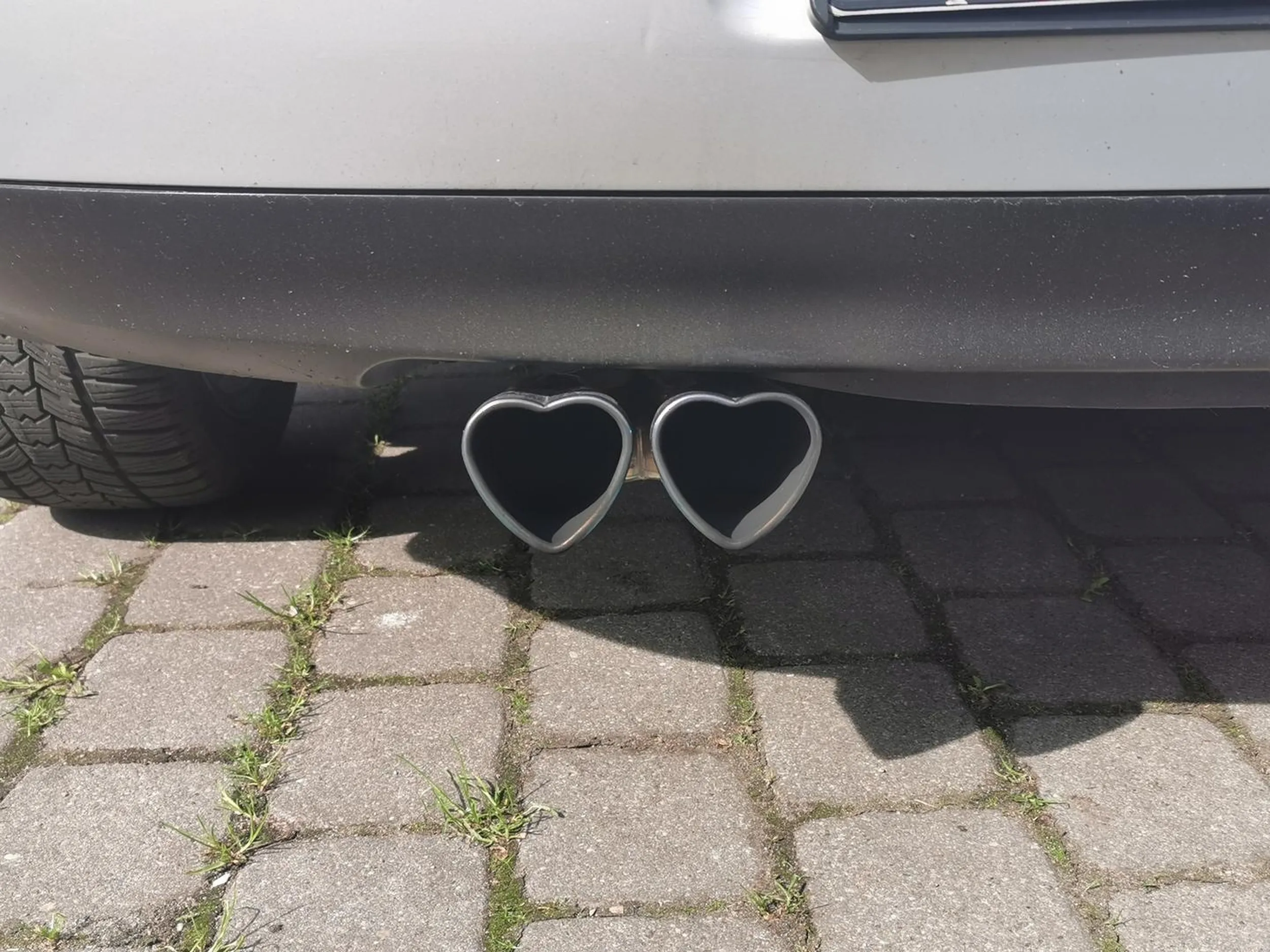 Piękny golfik z romantycznymi rurami ?