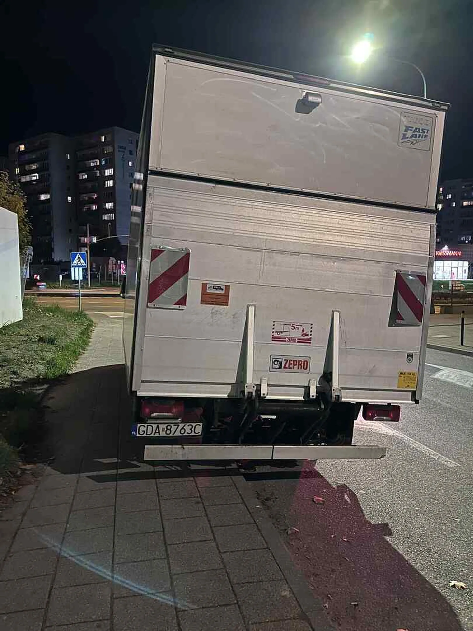 Uspołecznianie kosztów działalności