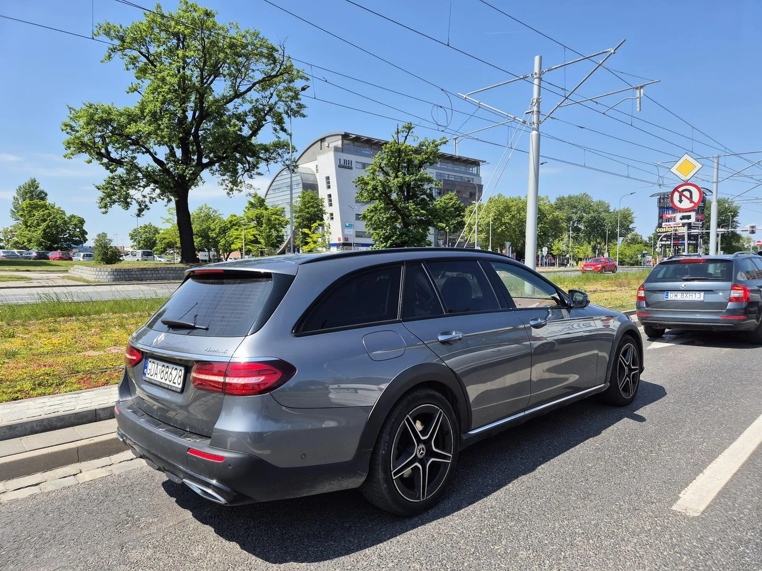 Nie korzysta się z telefonu podczas jazdy:(