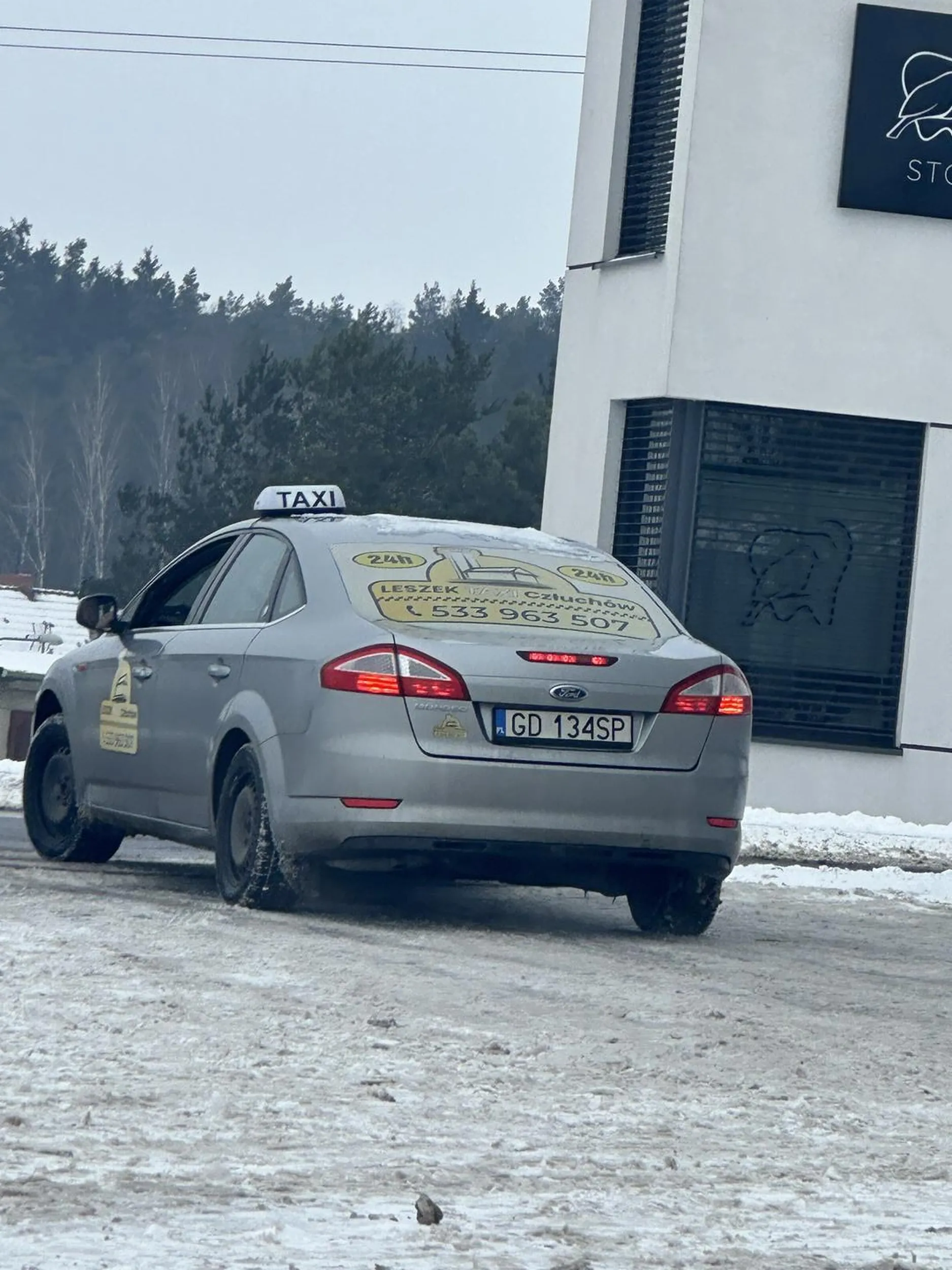 Chłop mnie śledził po czym zaatakował mnie w sklepie, po czym chciał mnie pobić na zewnątrz gdzie dostał z gazu pieprzowego, sprawa zgłoszona na policje