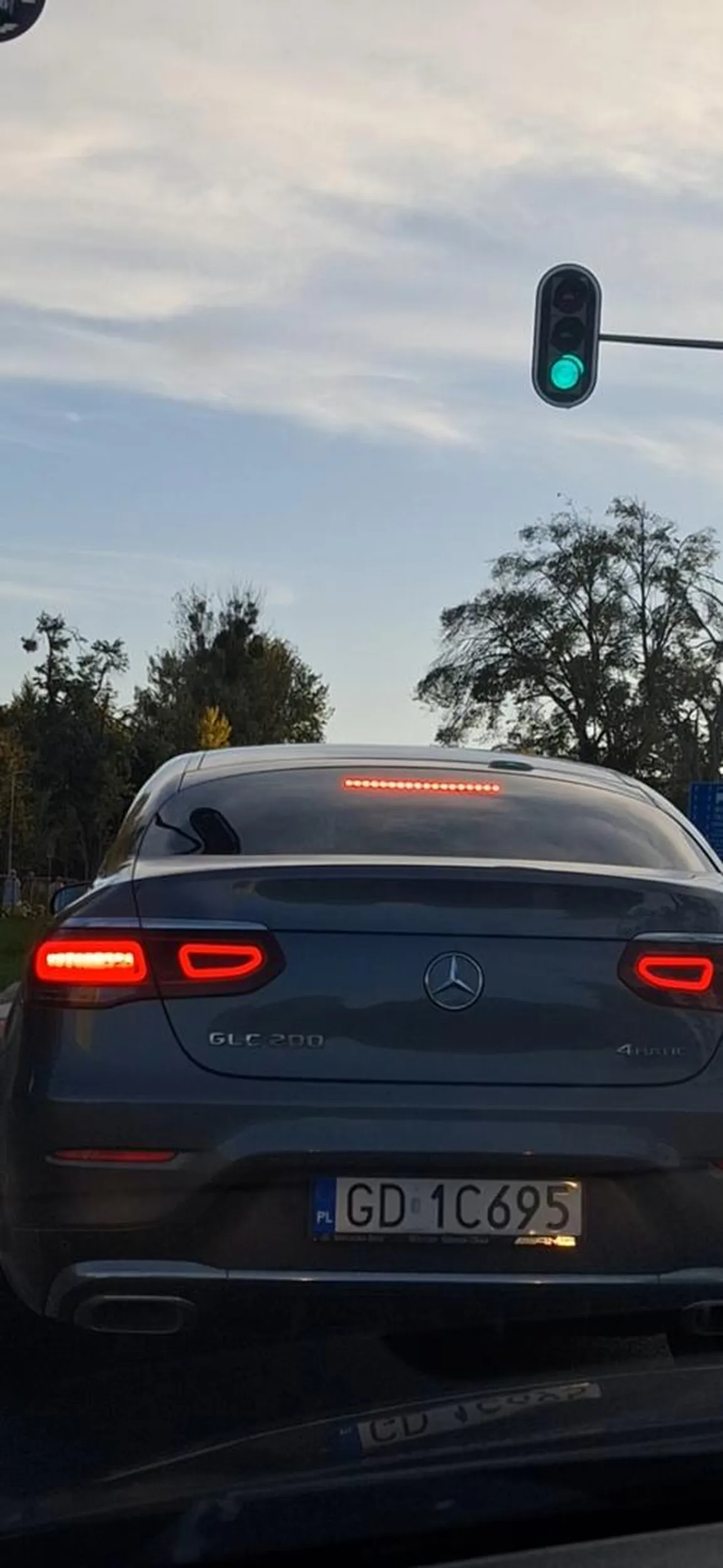 Paniusia jeździ jak chce kierunków też nie umie włączyć