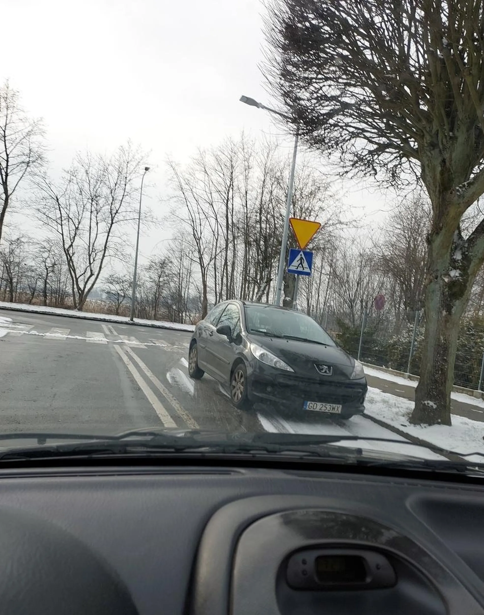 Ponowne lekcje z parkowania  by się przydały