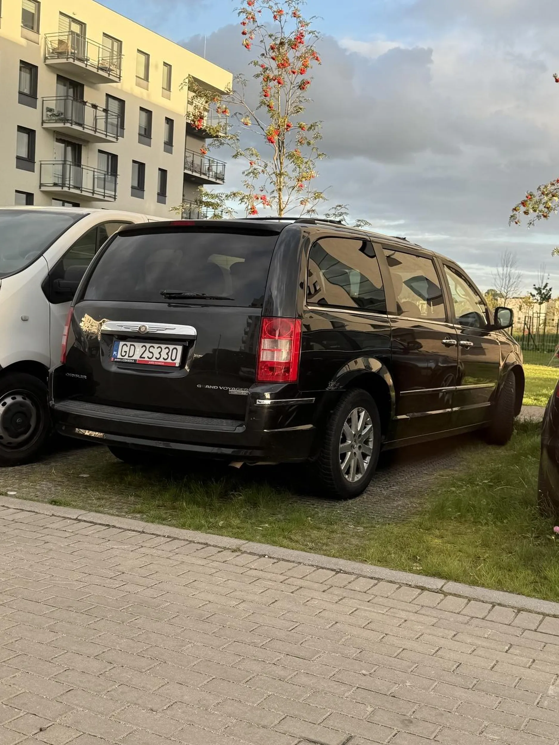 Właściciel Auta cham burak i prostak zajmuje prywatne miejsca postojowe