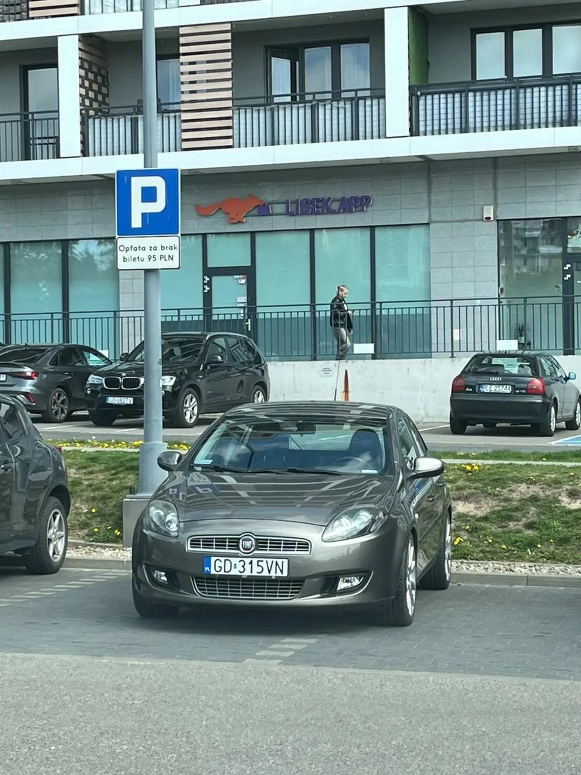 Dwustanowiskowe parkowanie marketowe: Lidl przy Rakoczego w Gdańsku