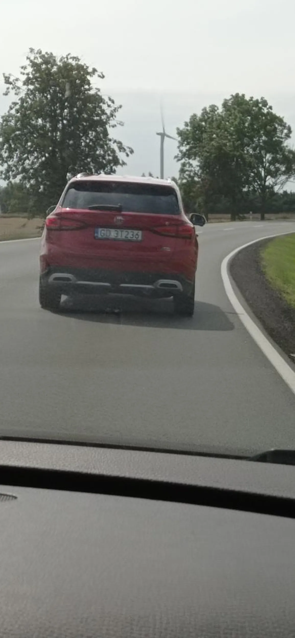 Nie ważne czy zabudowy czy nie 80 km/h  Zamiast rozmawiać podczas jazdy proszę skupić się na zjeździe