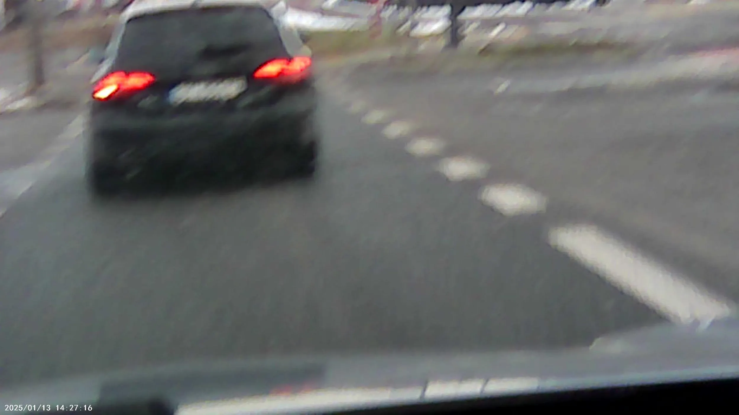 Cztery ZERA, które urządzają sobie tor wyścigowy na ul. Warszawskiej w GD, a piąte w środku..