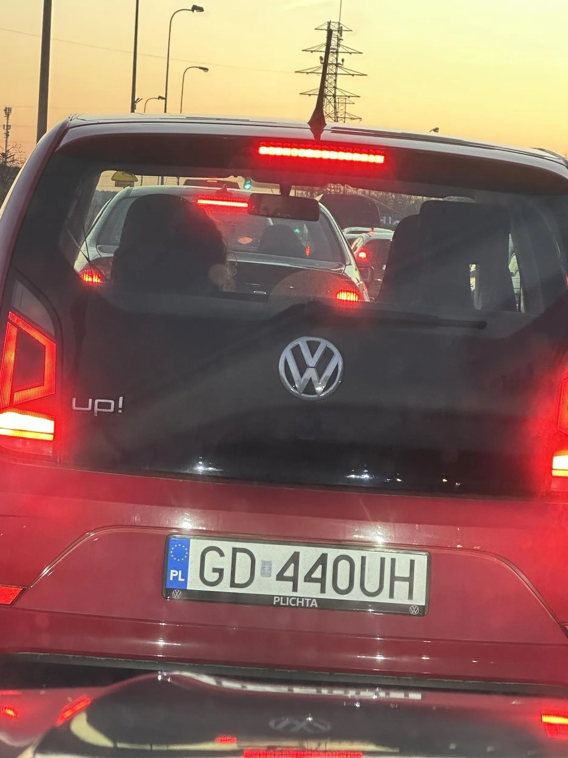 Brawo , chociaż raz poczułaś się ważna w tym swoim autku w leasingu na 100 lat nie wpuszczając mnie celowo w jeździe na suwak. Bezczelna typiaro