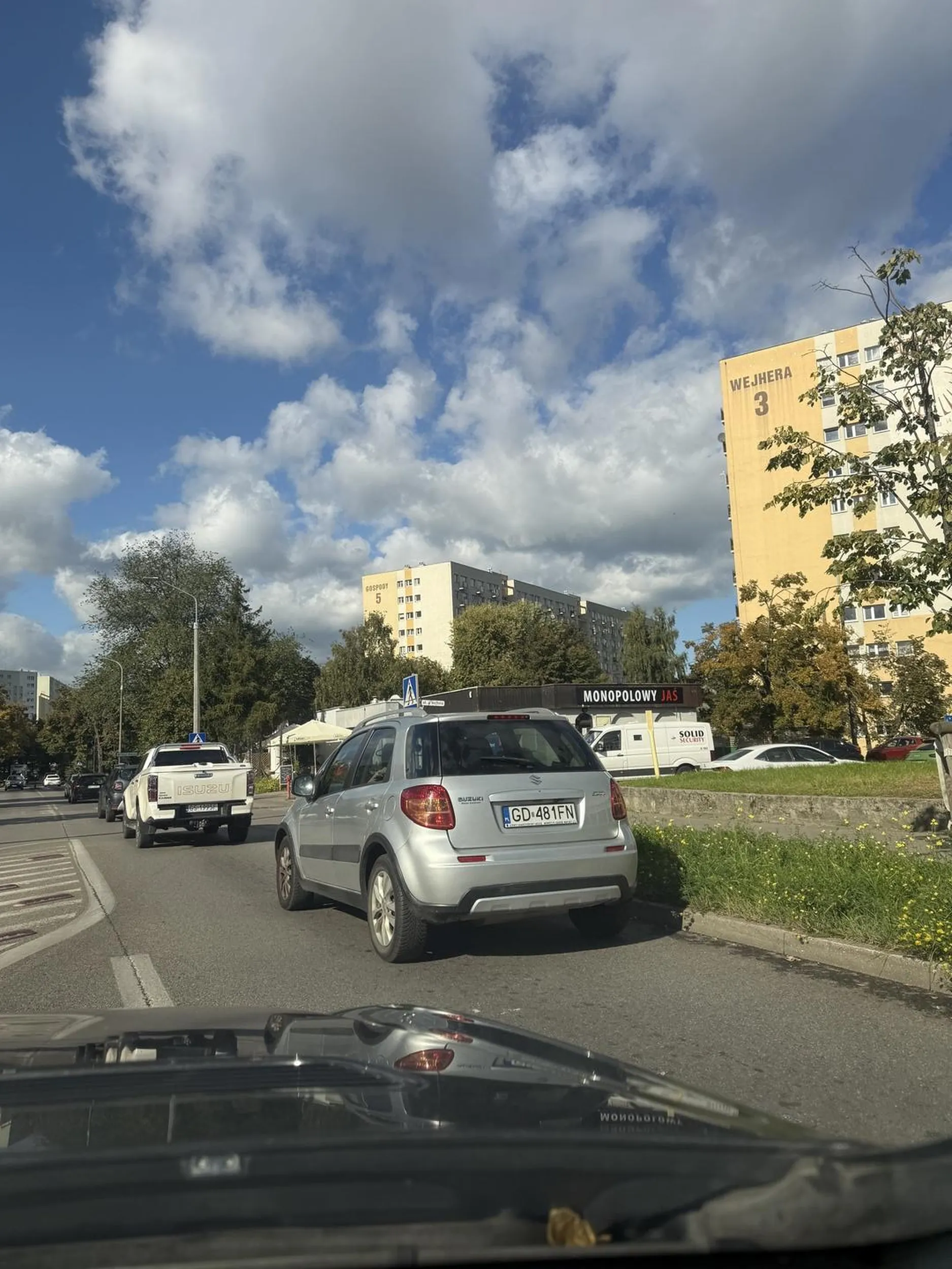 Starej dewocie prawko zabrac za brak podstawowej wiedzy na drodze.