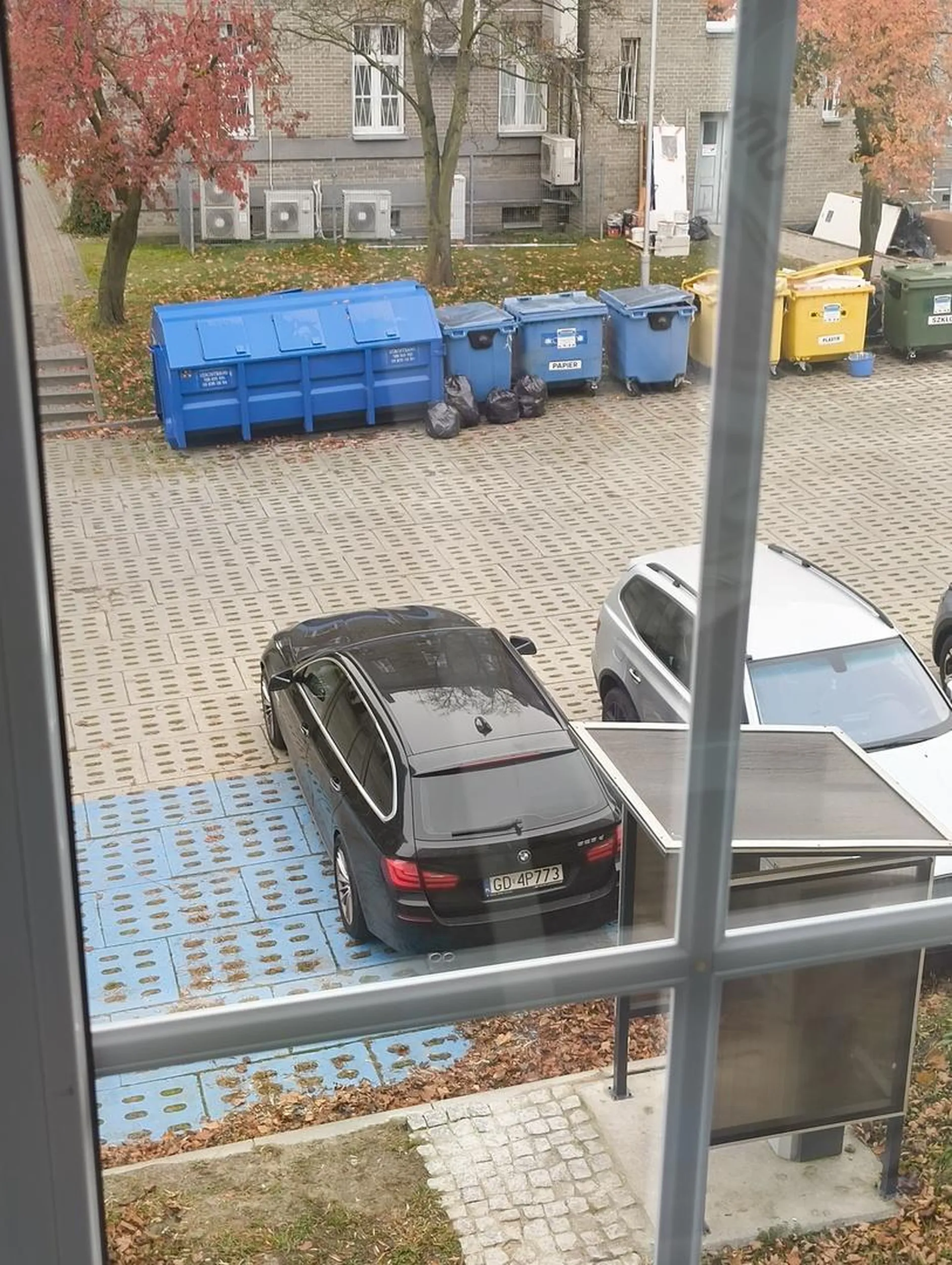 Blokuje miejsce dla niepełnosprawnych