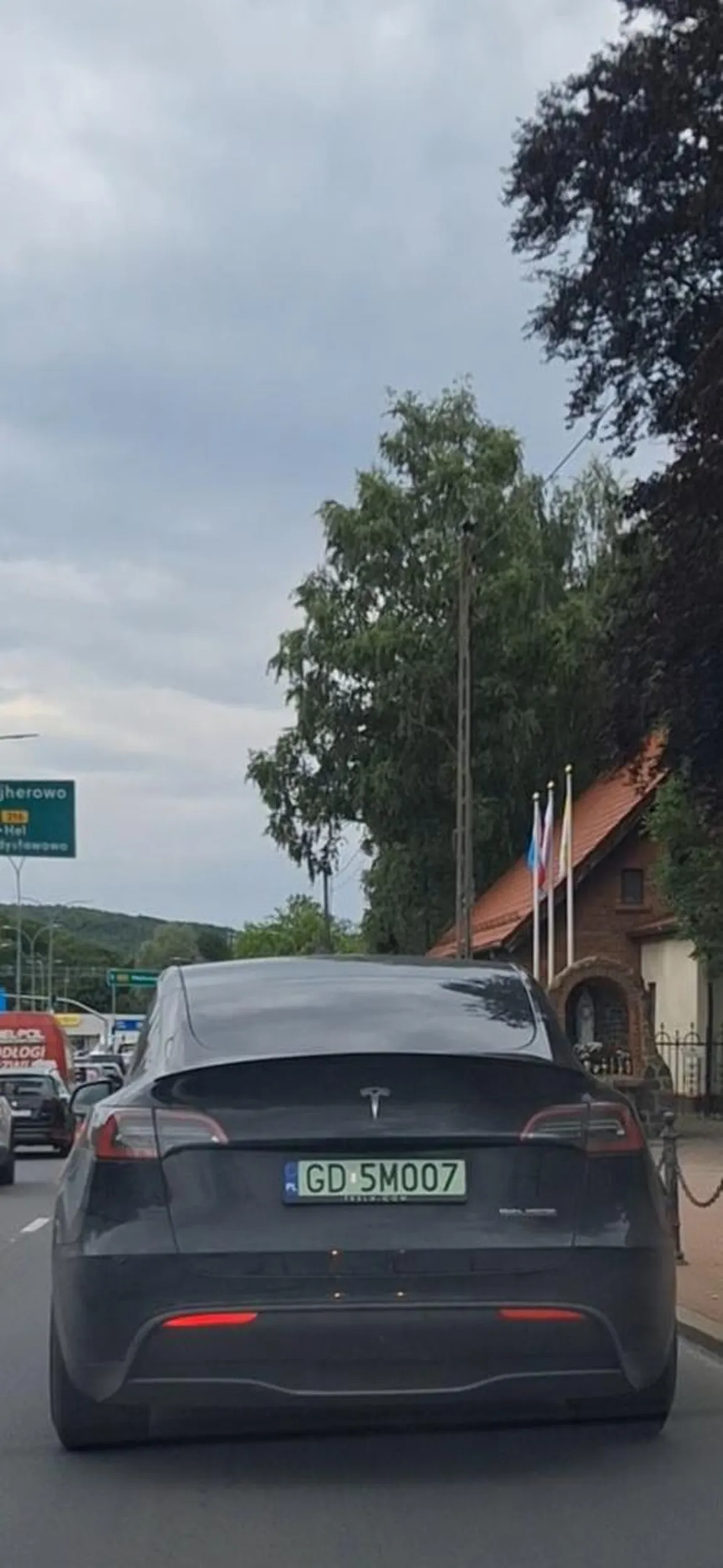 Jeździ jak wariat z pasa do skrętu w lewo pojechał prosto