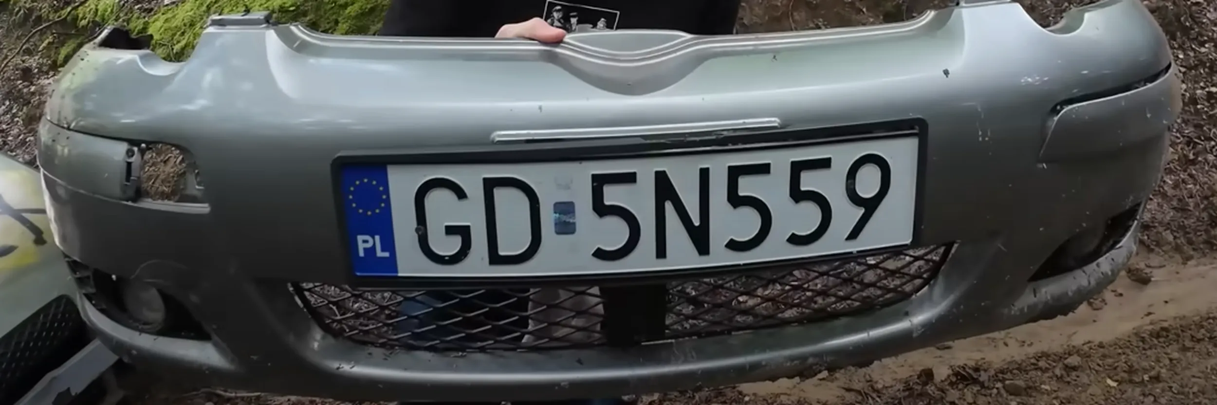 Znalazłem zderzak w lesie sprzedam za 500zł