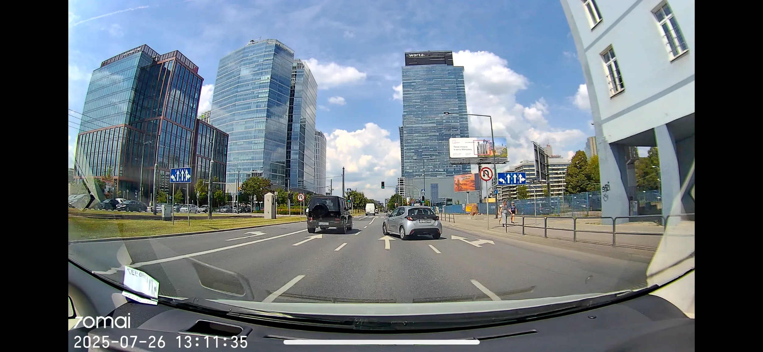 Tworzenie sytuacji awaryjnej przez łamanie przepisów. Niby doszło do kolizji.