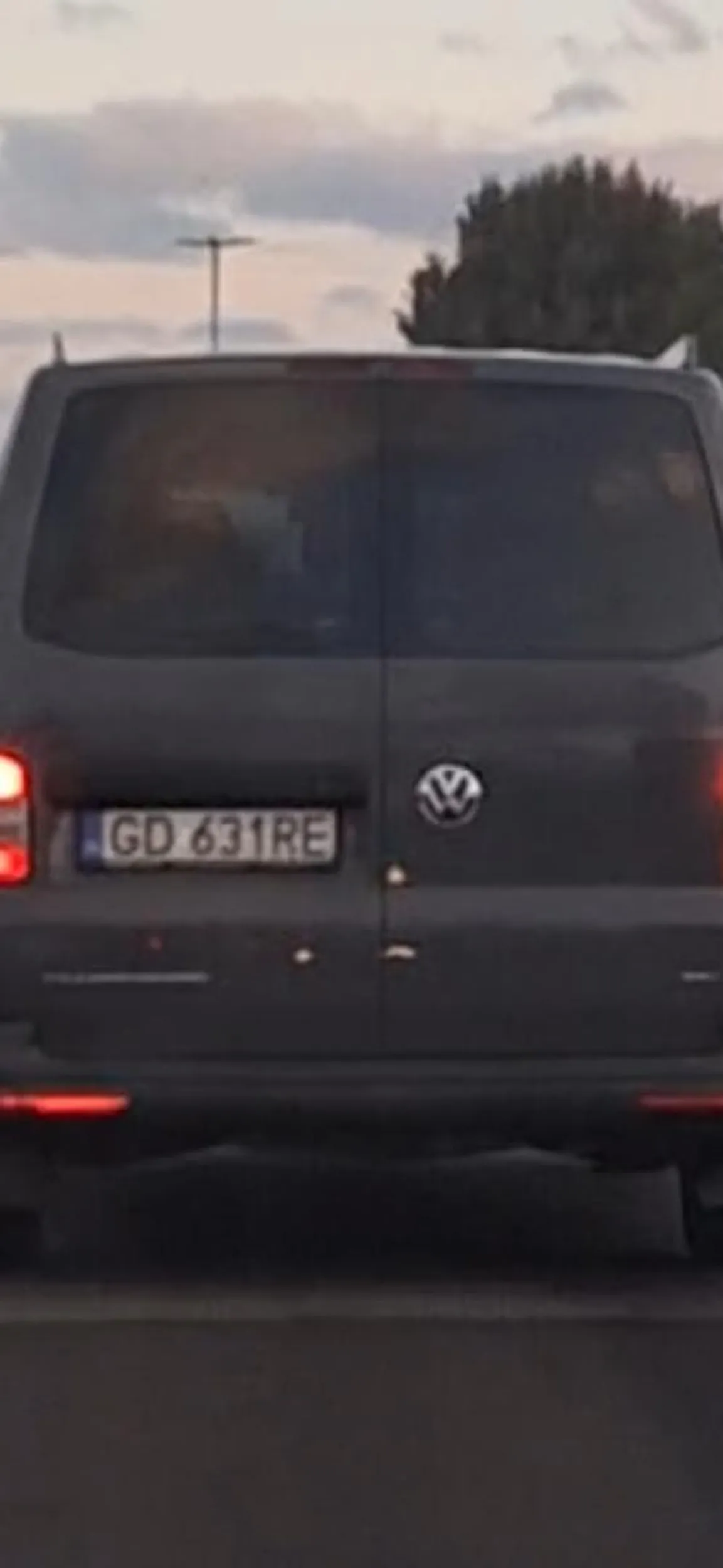 Jastepny busiarz blokuje lewy pas