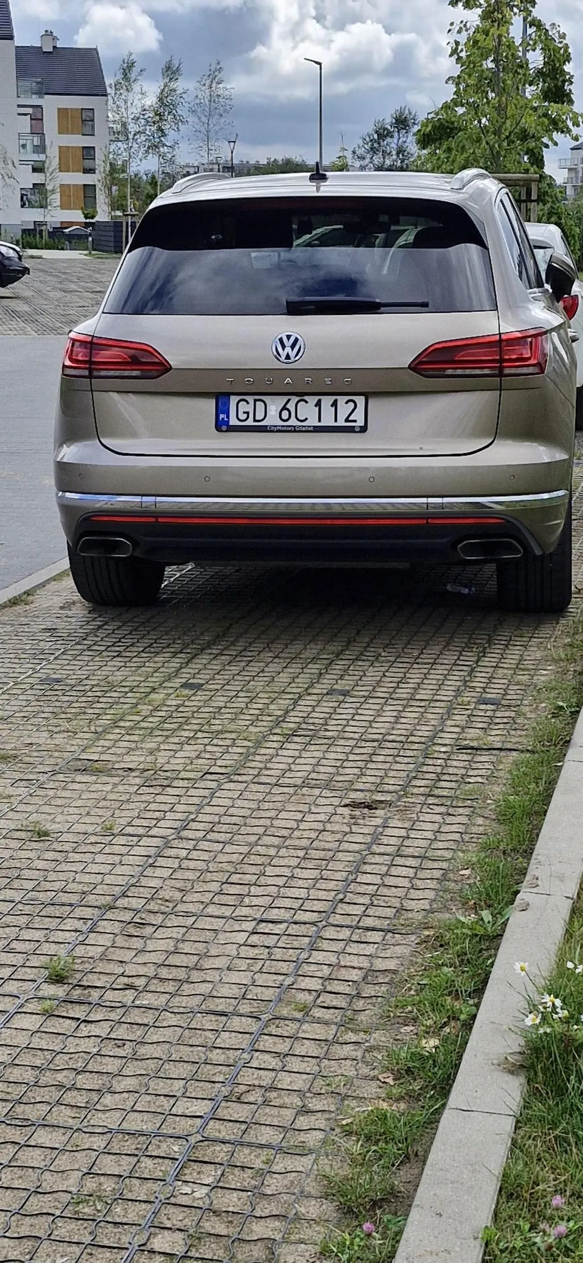 Ukrainka dla której każde miejsce jest jej prywatne i może parkować gdzie chce. Swolocz