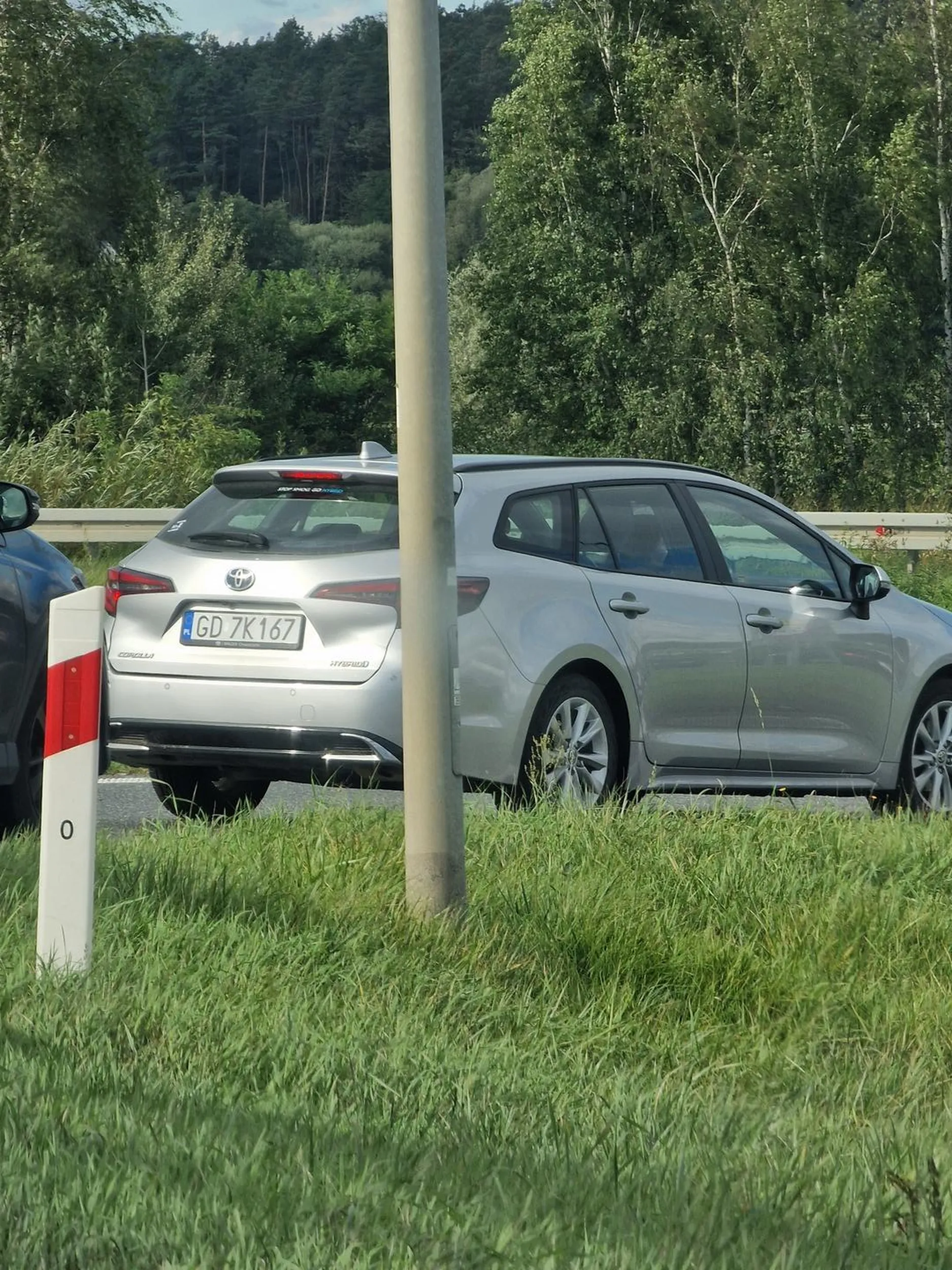 Nie ładnie się tak wpierdalać,  można i po dopie dostac