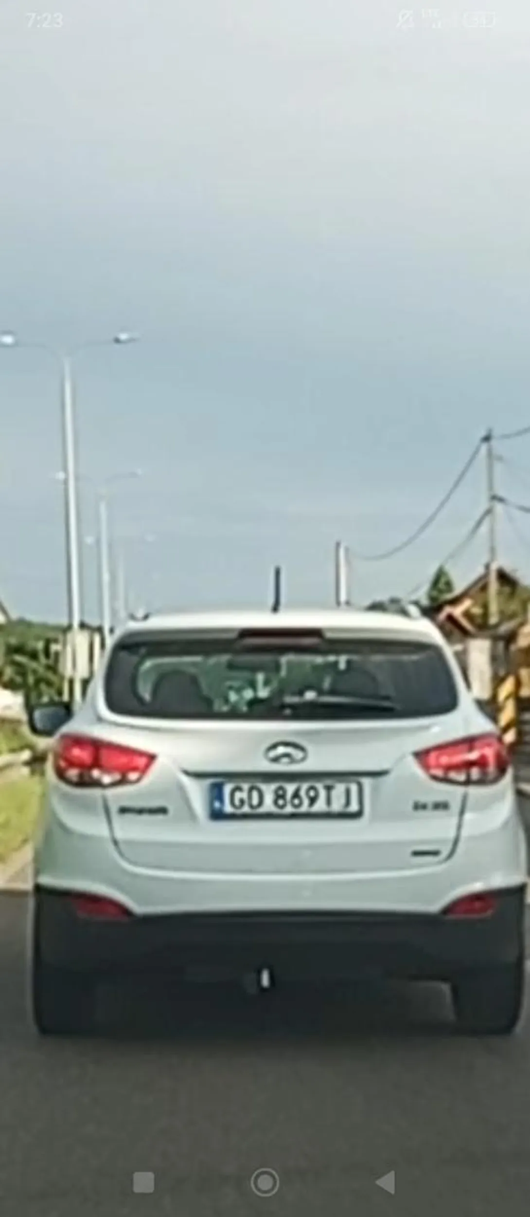 Jedziemy prawym pasem a nie lewym i blokujesz lewy pas