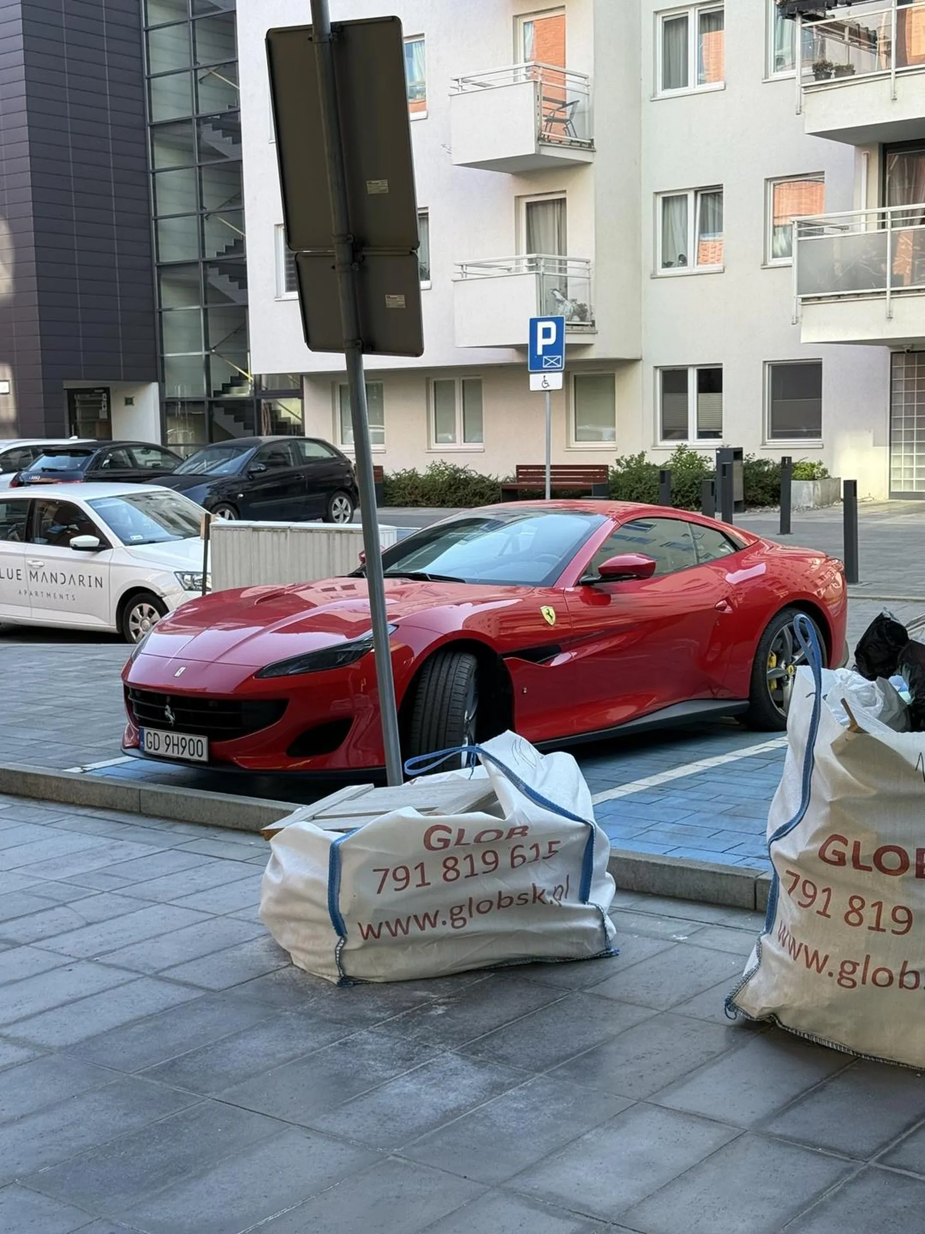 Legitymację z PFRON-u dostałeś cymbale razem z dowodem rejestracyjnym? ?