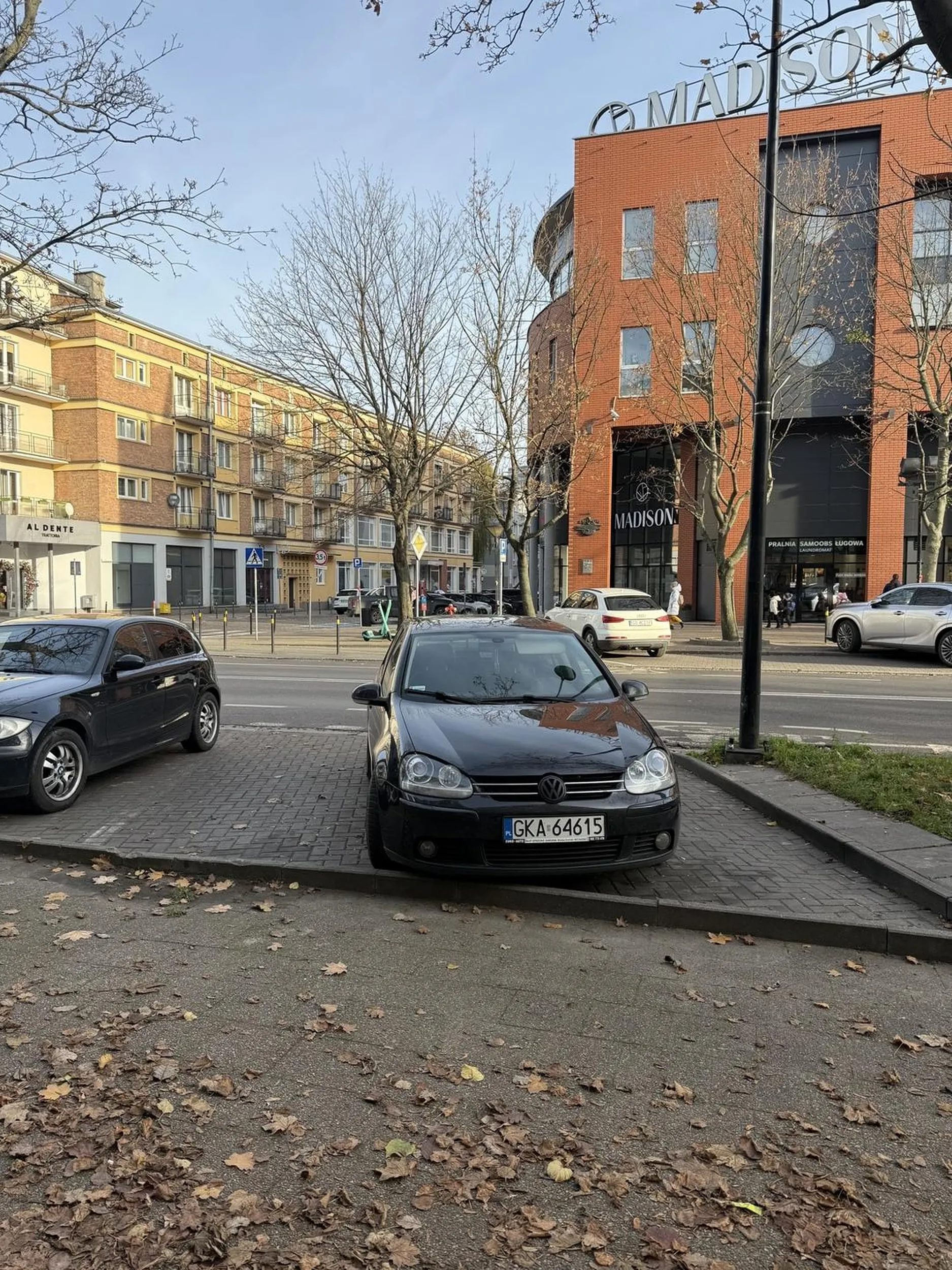 Ze wsi przyjechał do miasta i potrzebuje 2 miejsc na swoją limuzynę…