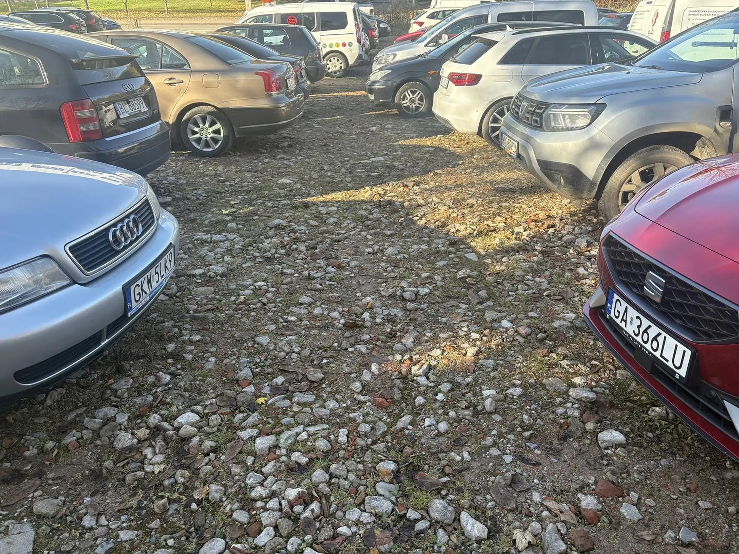 Następnym razem parkując można użyć głowy:)