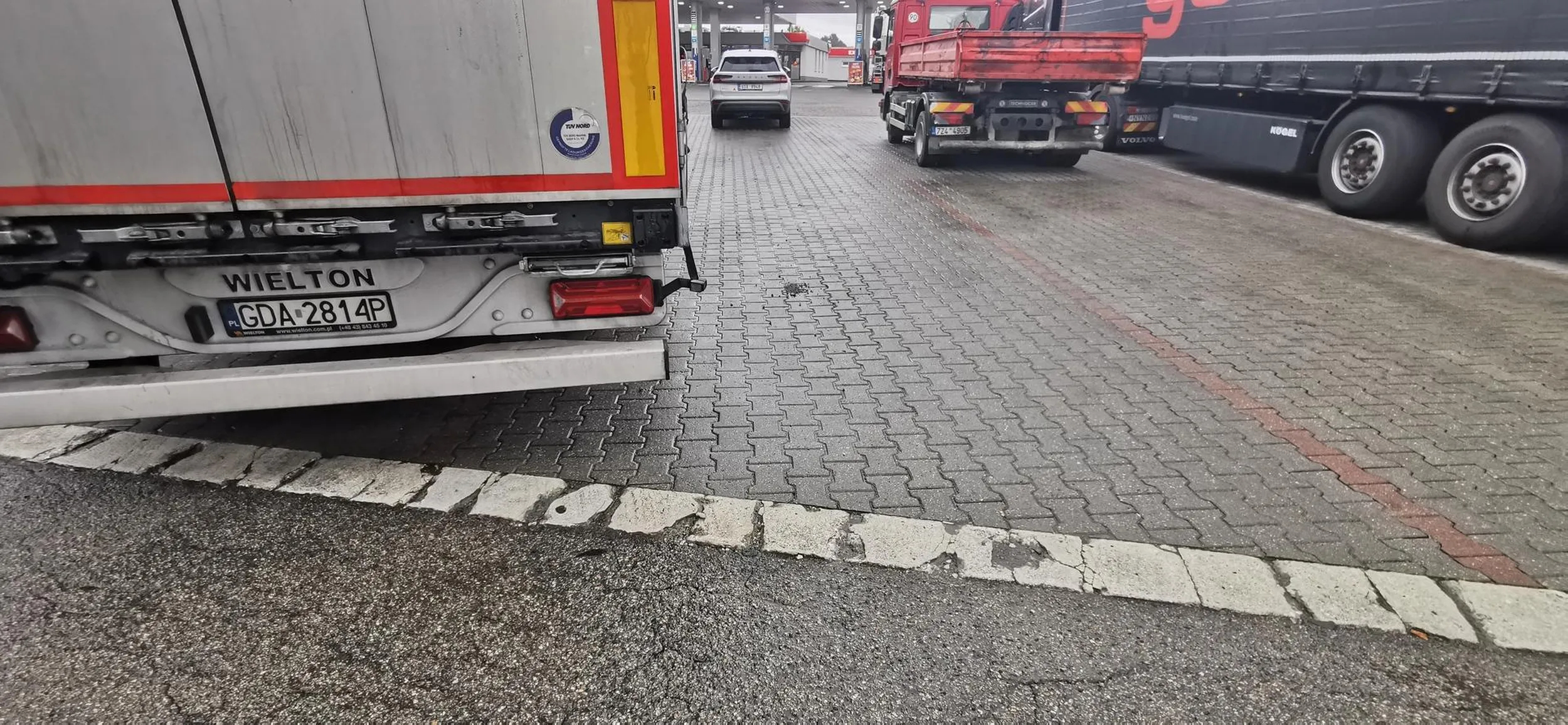 Znikome umiejętności parkowania i manewrowania. Wyjątkowa niekompetencja