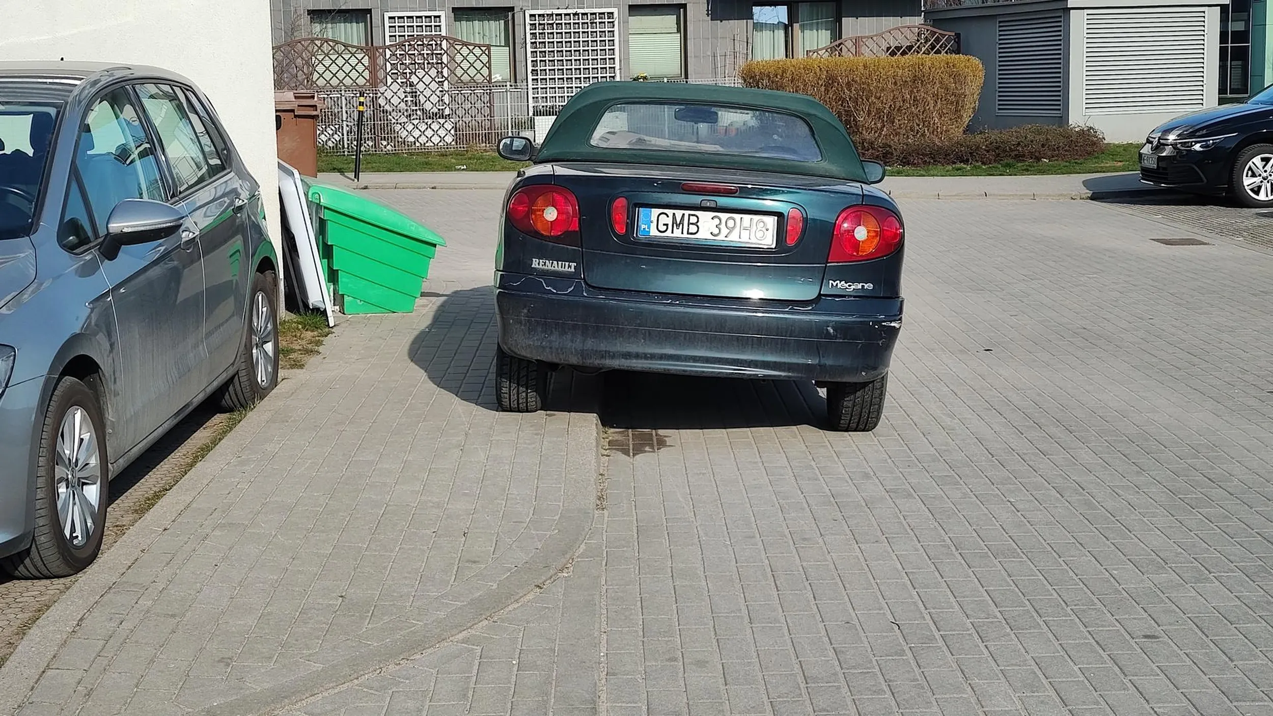 Jak widać 1,5 chodnika dla pieszych jest nie do obliczenia dla ciebie co nie?