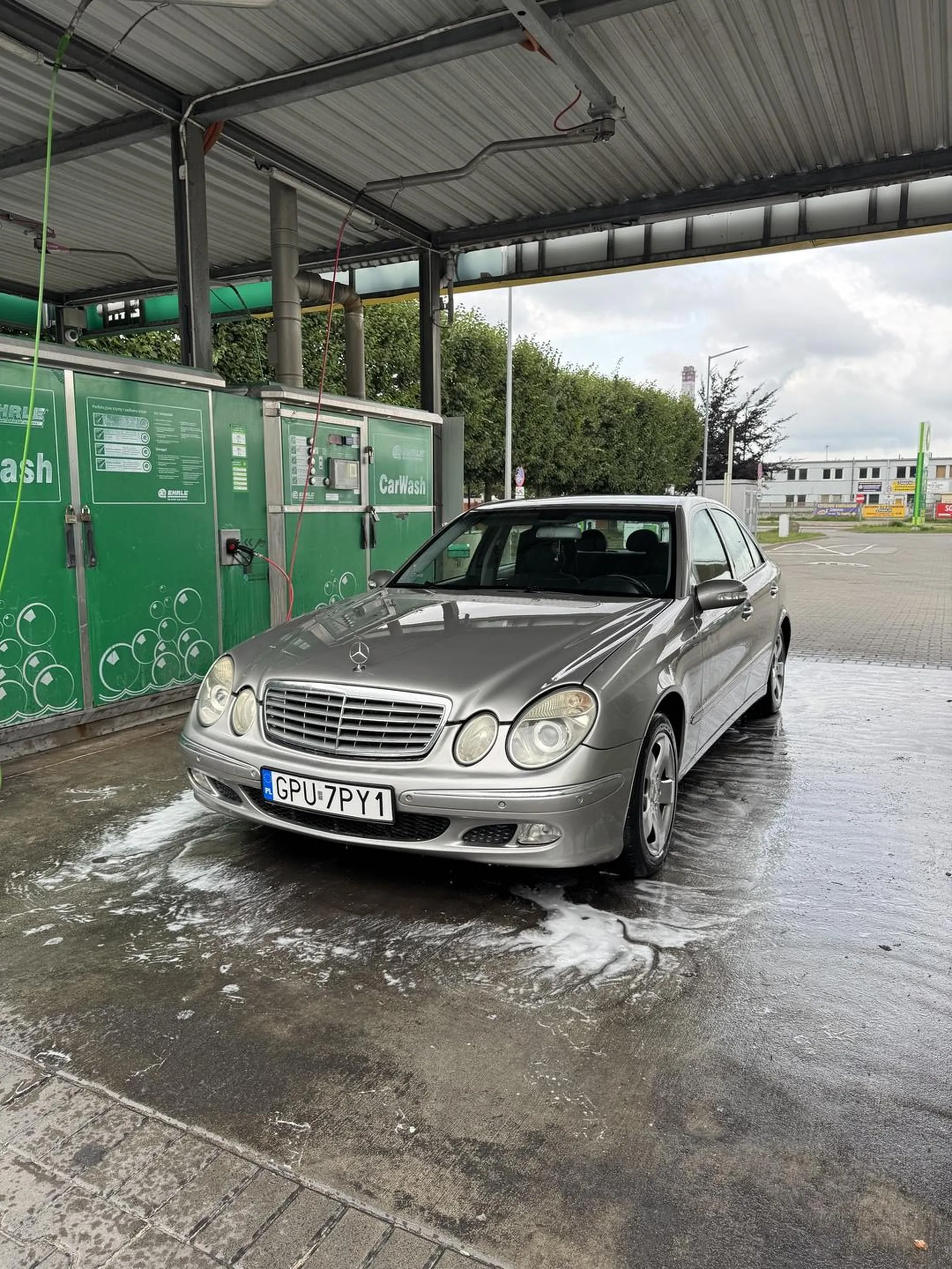 Bardzo przystojny kierowca