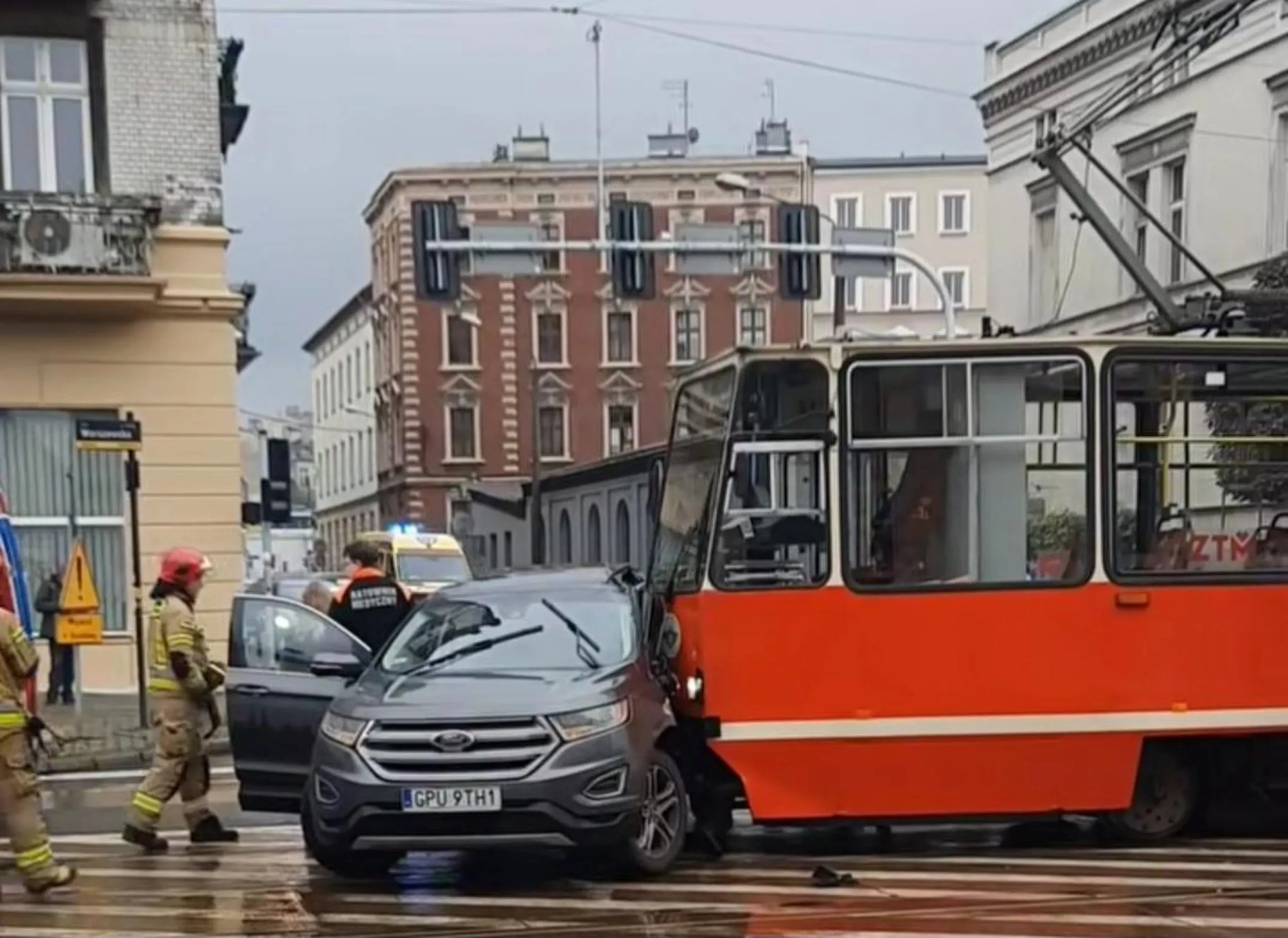 Przyjechał ze wsi do miasta i zobaczył tramwaj, kierowca nie pierwszy raz na tej stronie XD.