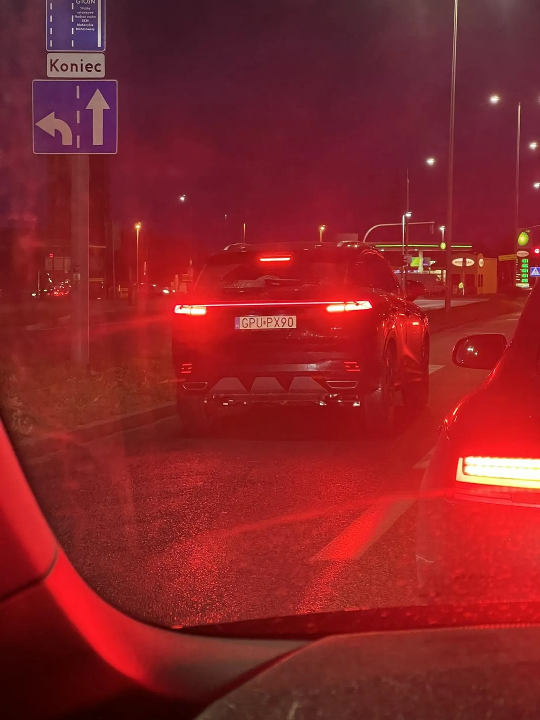 Kolejny Chińczyk który z lewo skrętem omija korki