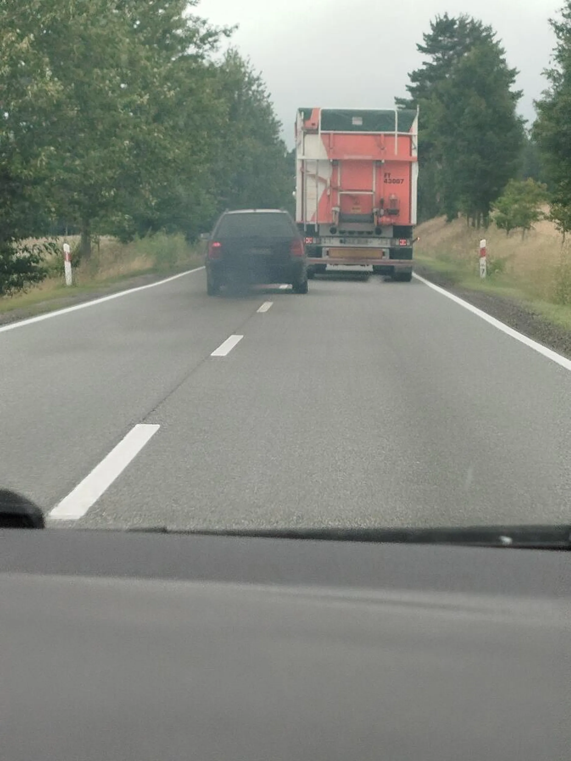 Kopci tak że w 20+ stopni nie można odpalić klimy. Zmień wydech cw3lu.