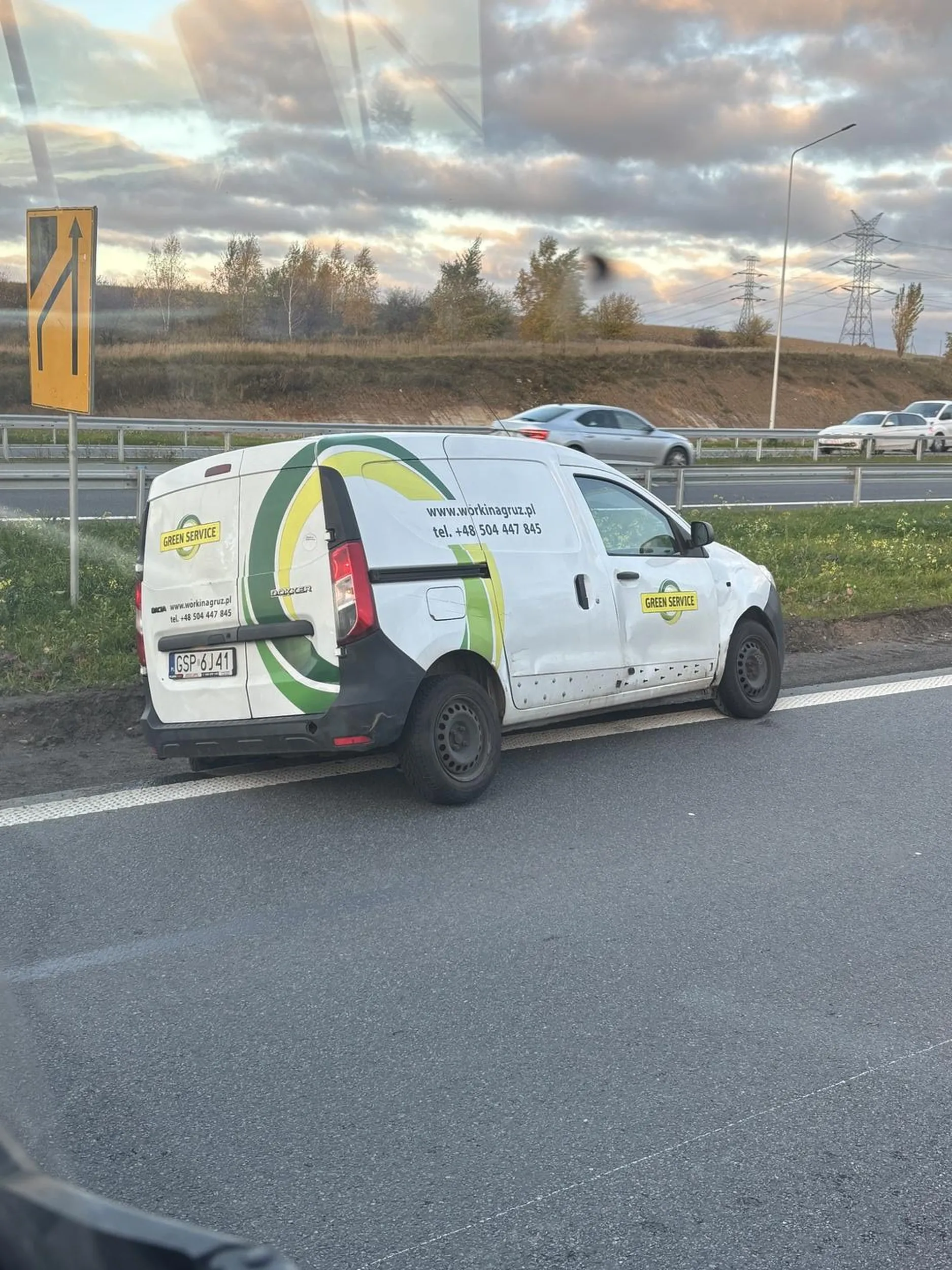 Jak można się z suchej dwupasmówki do rowu wrombać