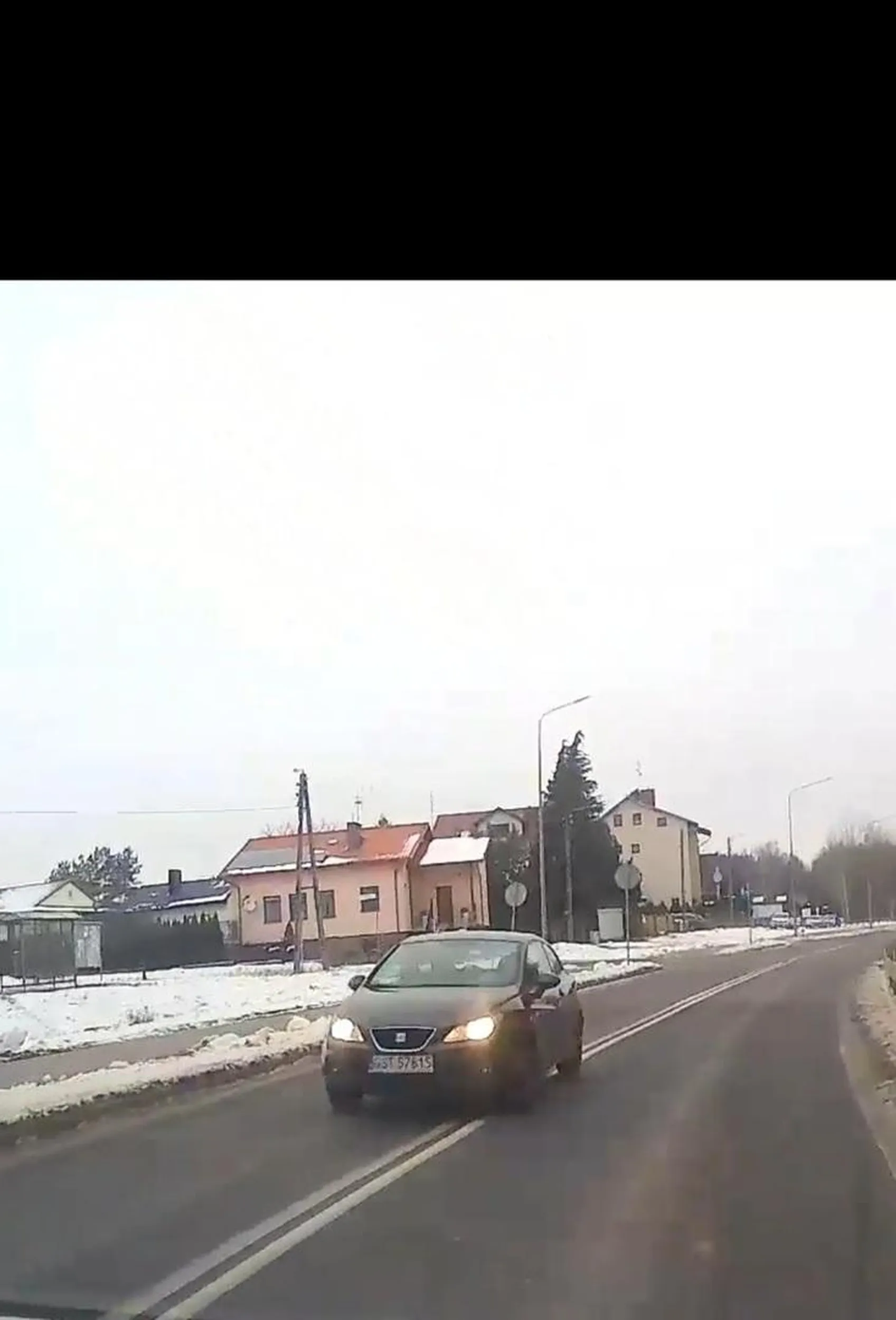 Apeluje o poszerzenie dróg- tiry się mieszczą ale paniusia nie.