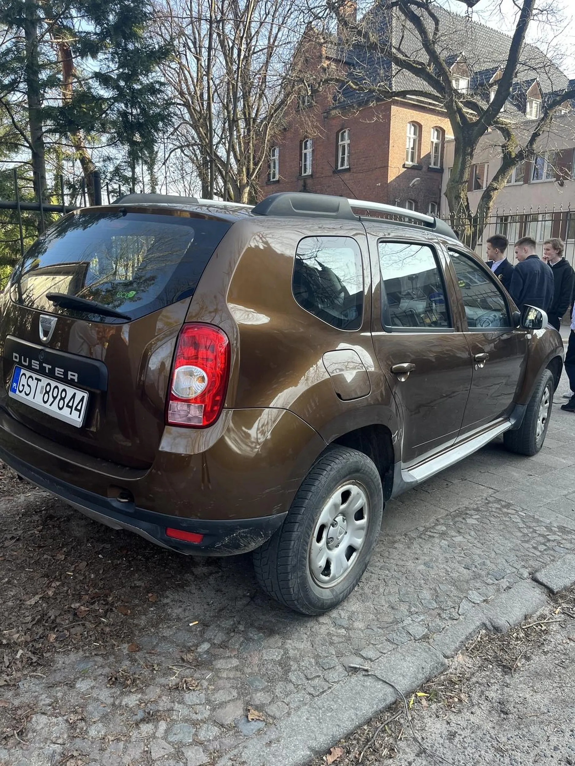 Co to za parkowanie i blokowanie chodnika