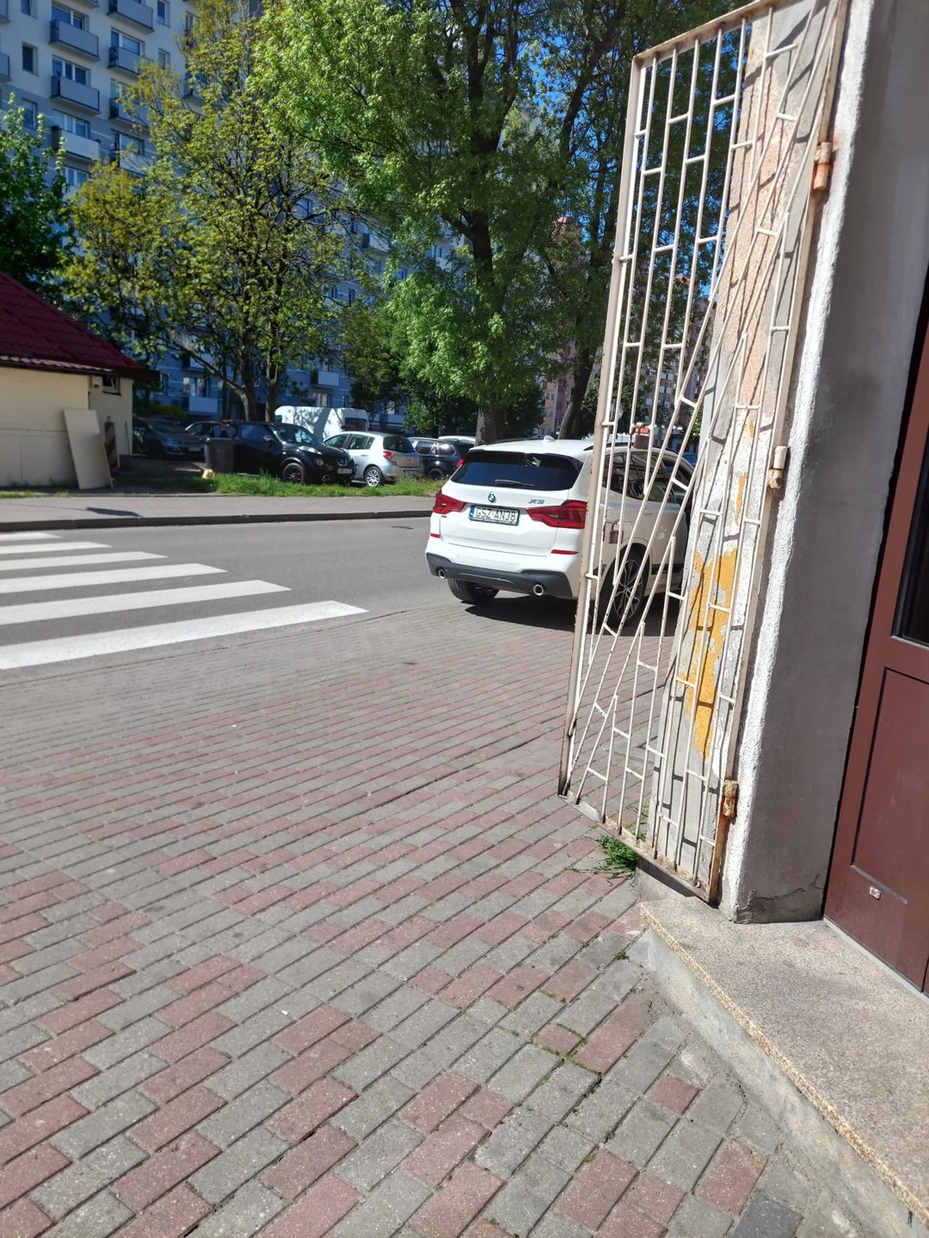 Na pasach jeszcze zaparkuj idiotko