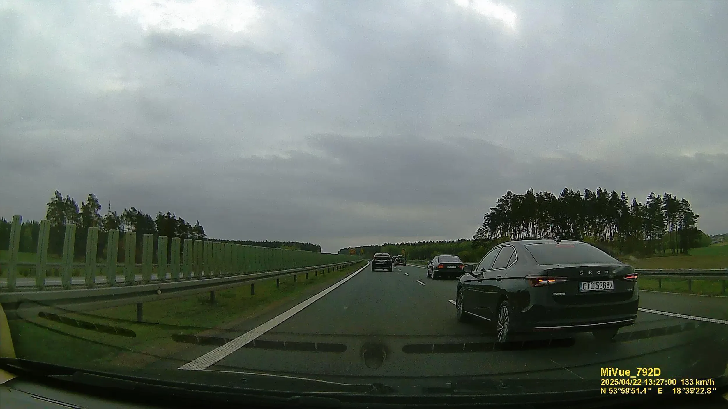 Lubi się ciasno pchać na autostradzie i stwarzać zagrożenie dla innych.