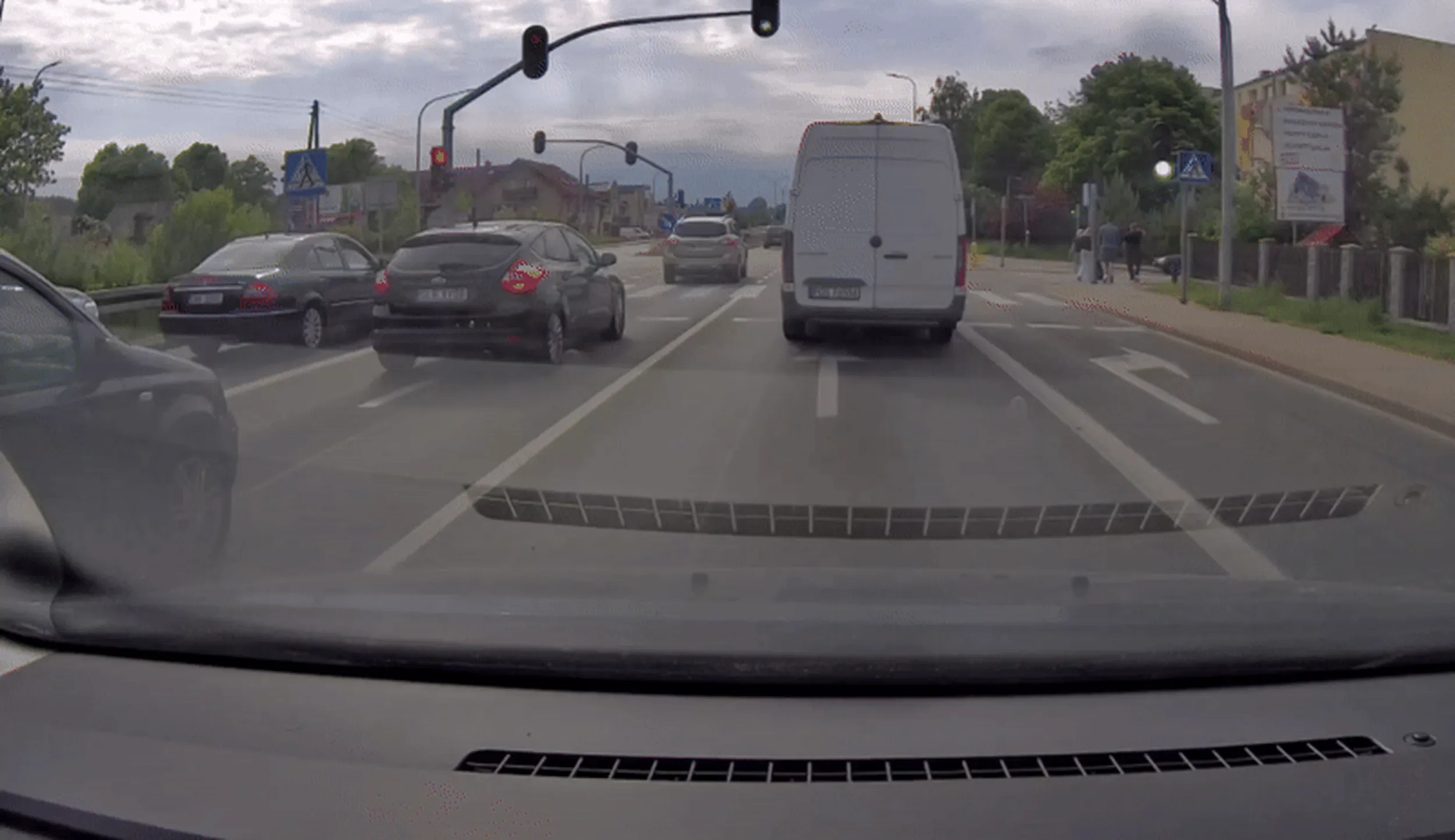 Zaczyna się wpychanie na żyletki.