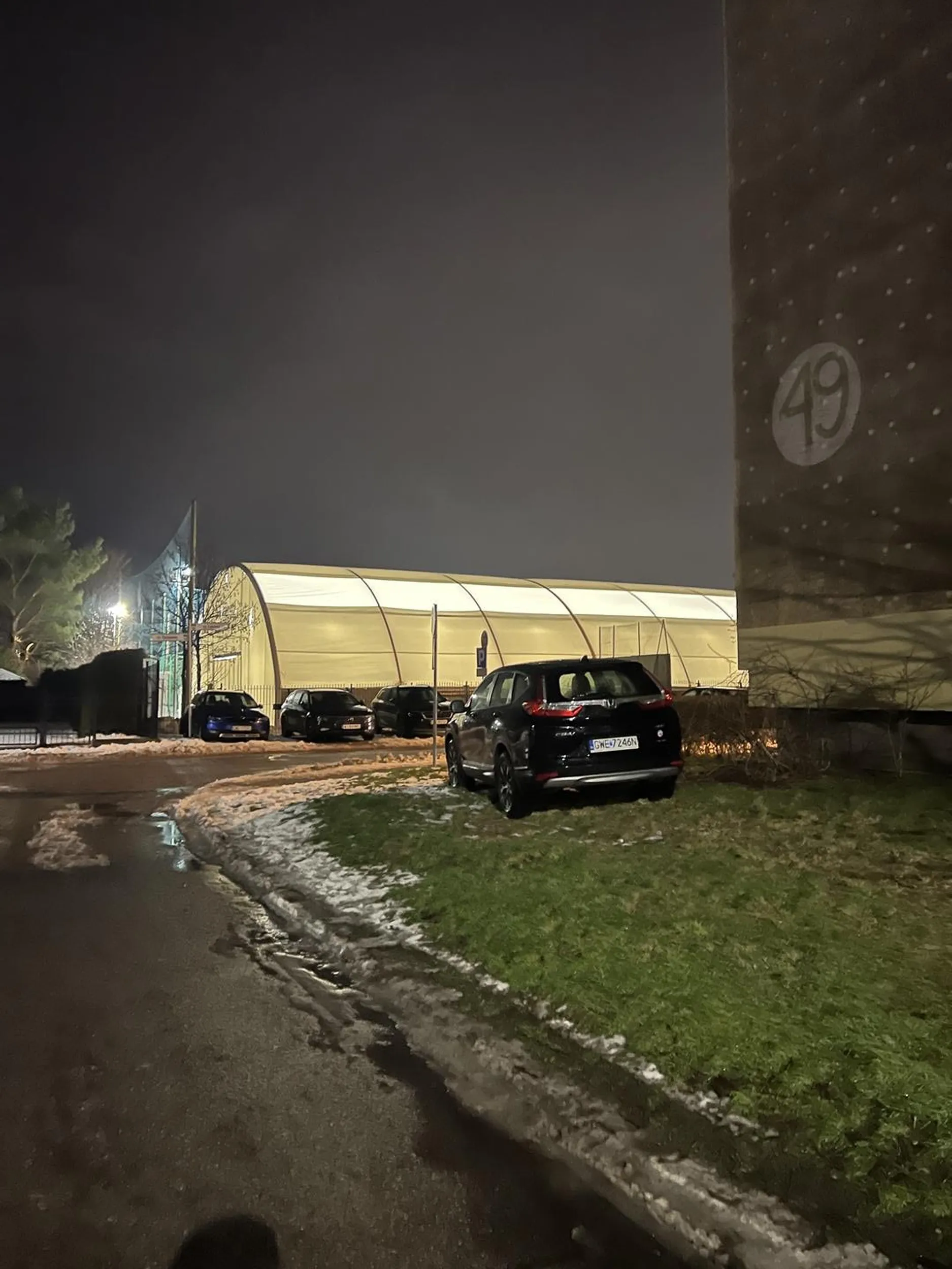 Mistrz parkowania (Obok są 3 parkingi)