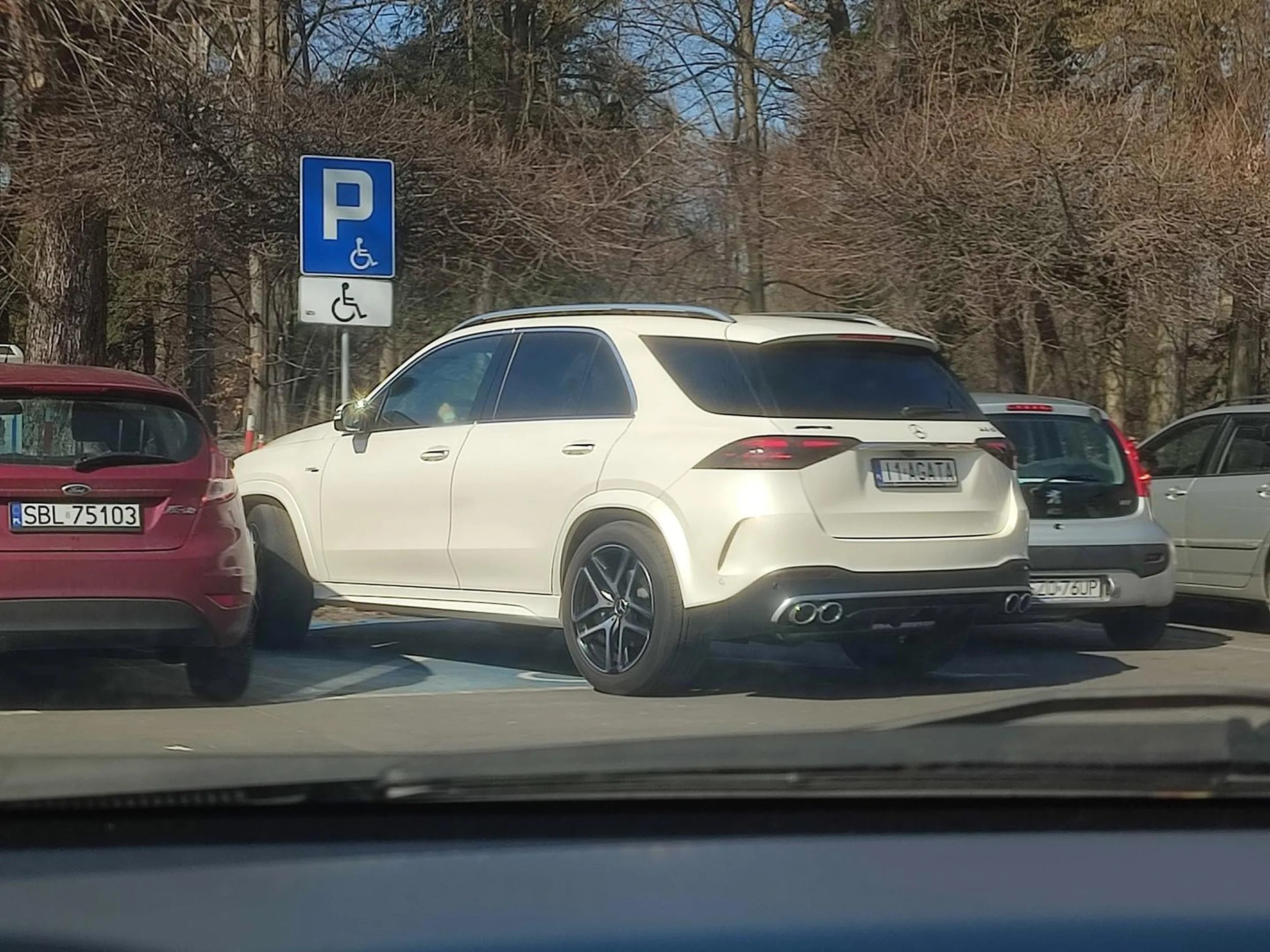 Nie było miejsca to pani sobie po prostu użyła tego dla niepełnosprawnych.