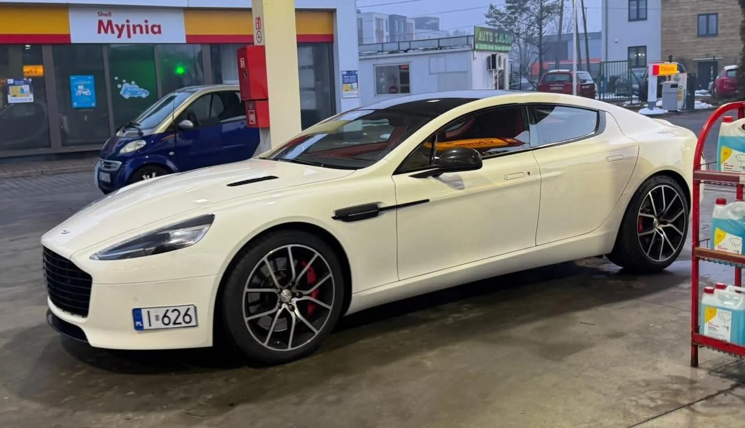 O i widzicie państwo dowód, że dobrobyt materialny nie jest wyznacznikiem wysokiej inteligencji