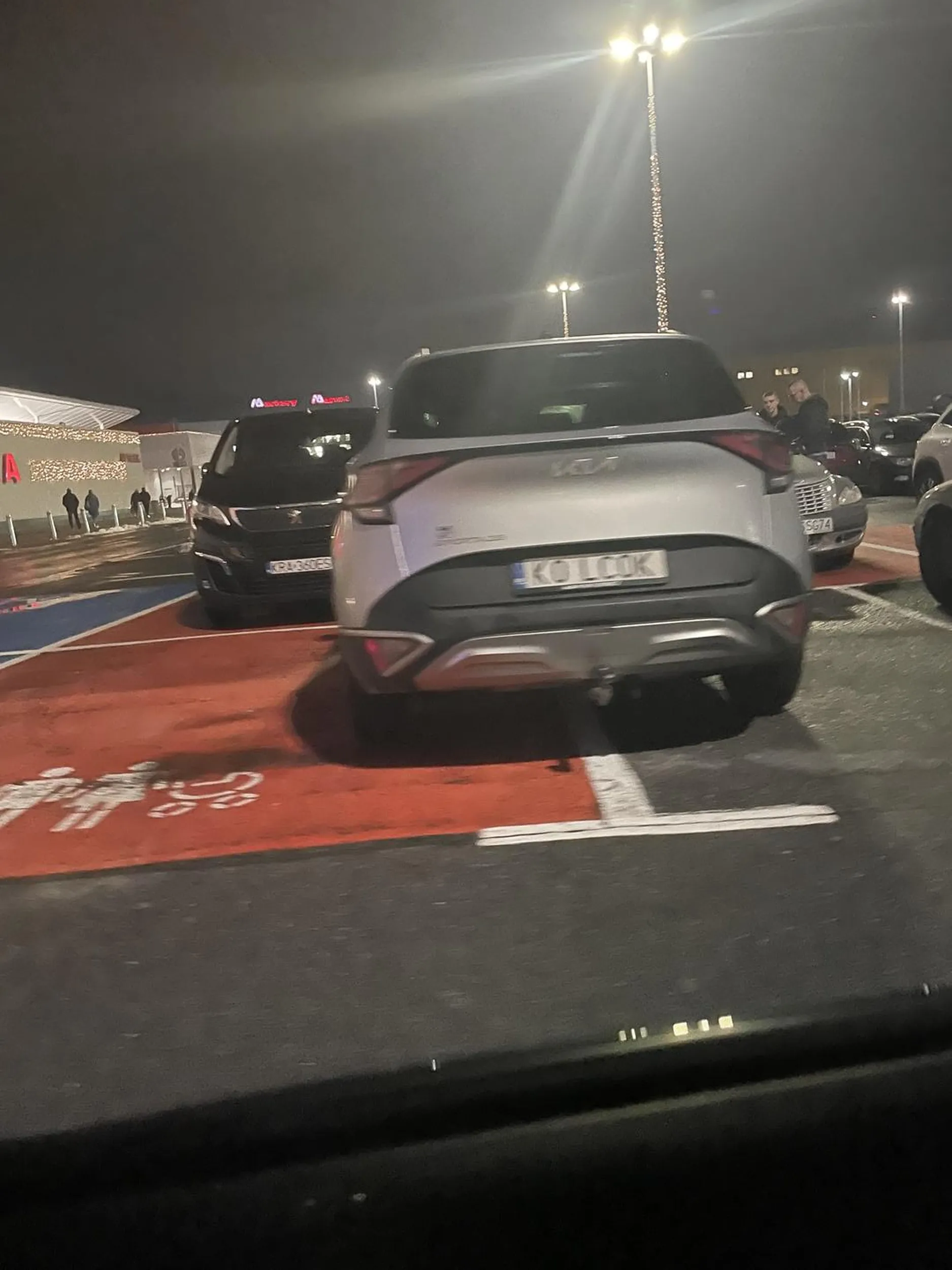 Park Handlowy Zakopianka, 27.11 godz. 17:30