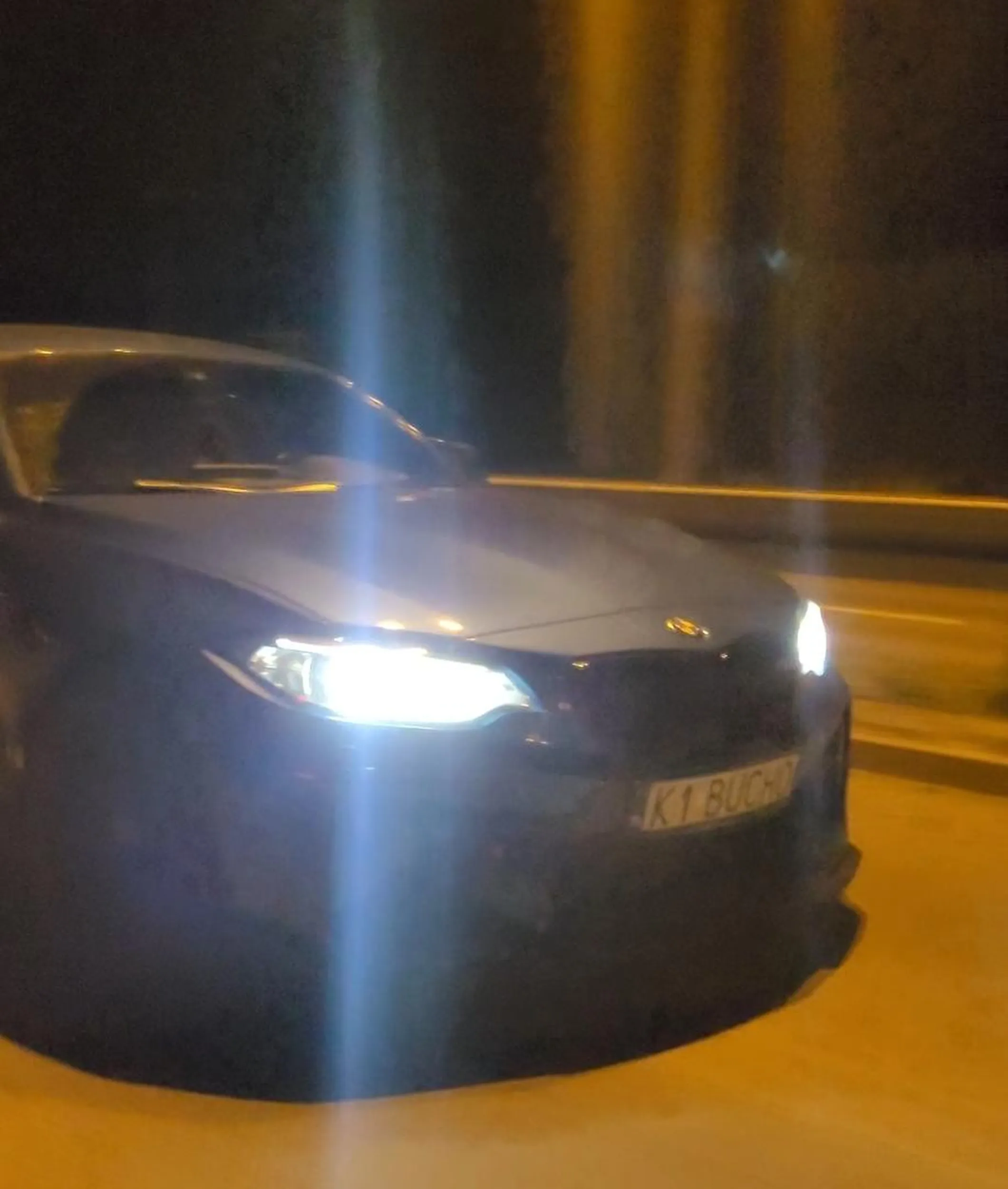 Właściwy kierowca we właściwym aucie, na (zakniętych odcinkach) drogi lata bokiem aż miło, a nawet ładnie dał do pieca jak zobaczył że nagrywam. Samochód i wydech ładnie porobiony, niczego sobie.