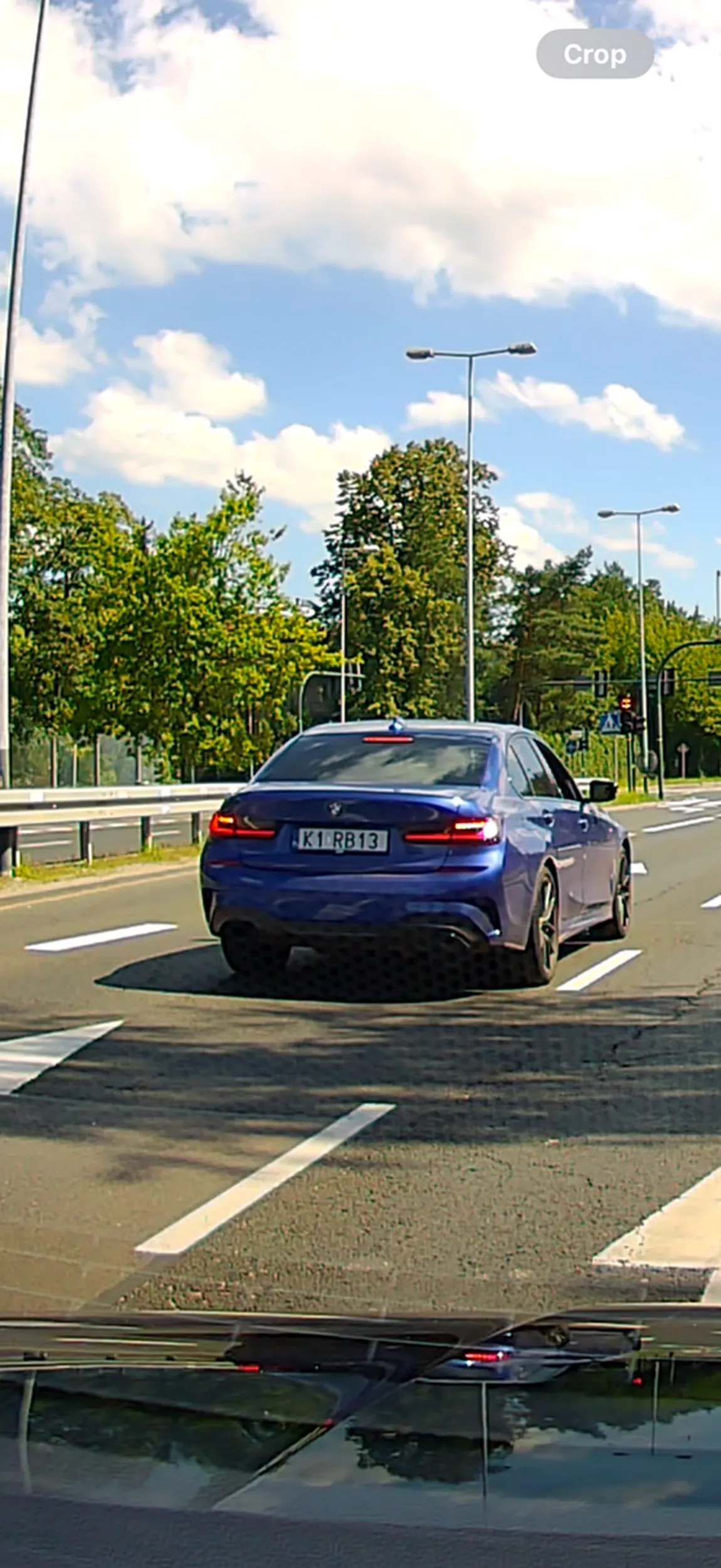 Agresywny kierowca, po lekkim zajechaniu równa się na drodze, trąbi, wysiada na światłach i puka w szybę. Jak się nie potrafi opanować emocji to może pora wrócić na rowerek z bocznymi kółkami.
