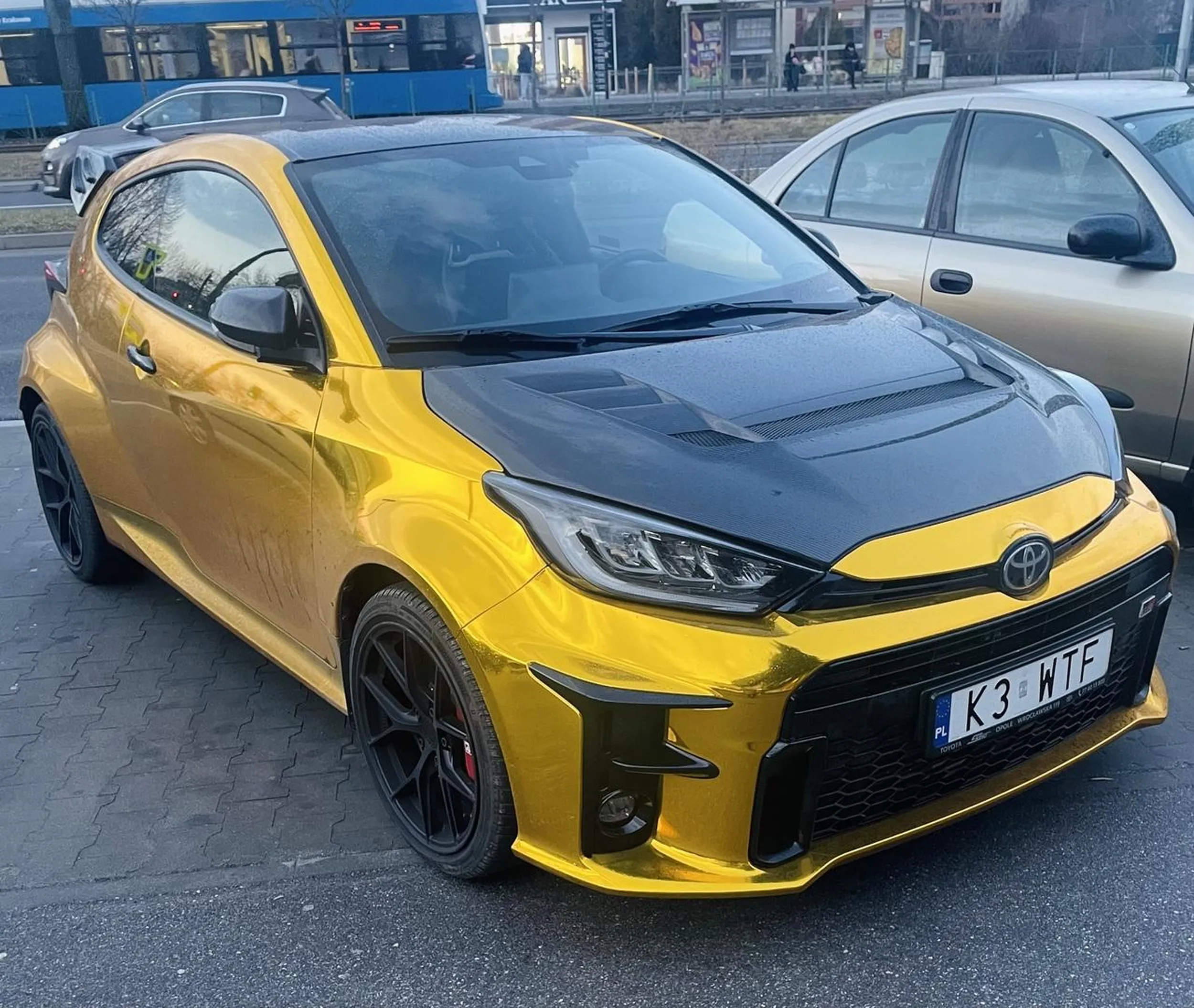 Zajebista toyka, nie da się przejść obojętnie. Żałuję, że nie mogłam usłyszeć :D